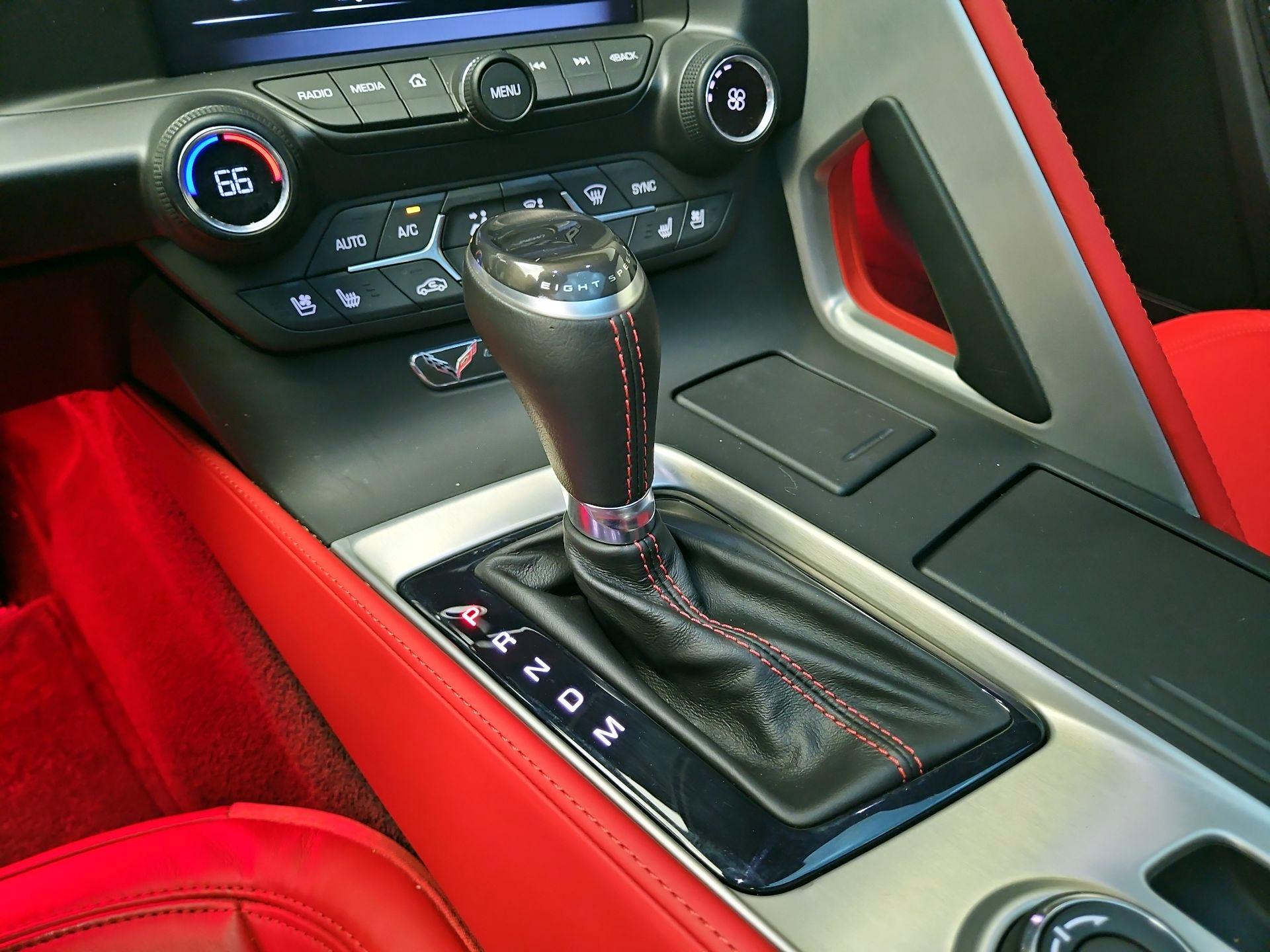 Thumbnail: 2015 Chevrolet Corvette - 18