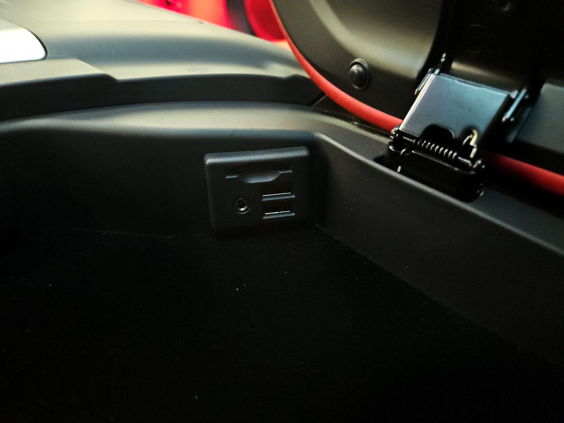 Thumbnail: 2015 Chevrolet Corvette - 19