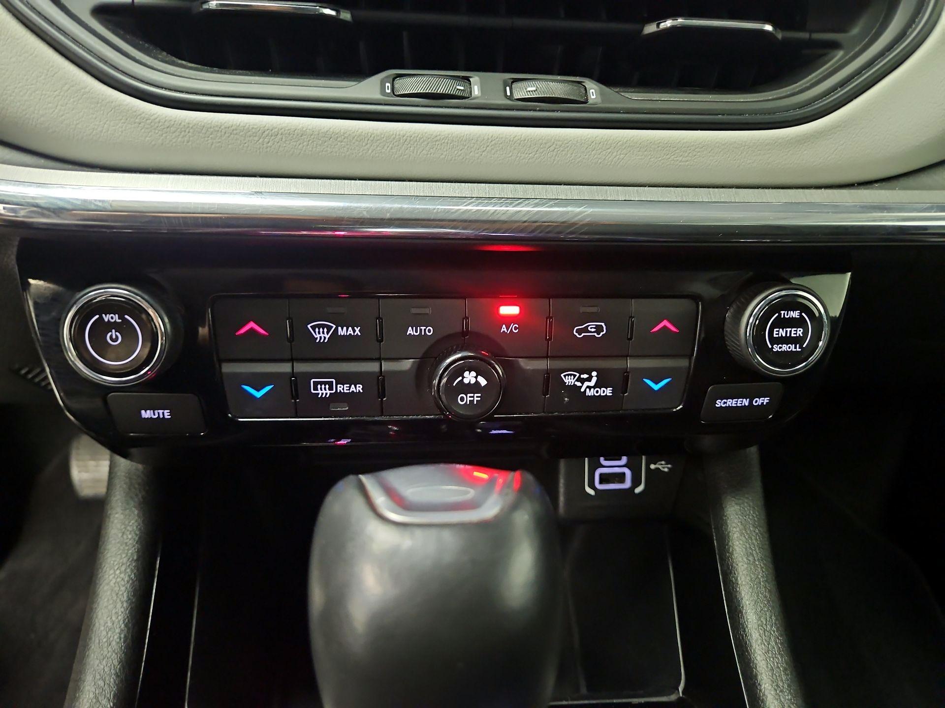 Thumbnail: 2022 Jeep Compass - 16