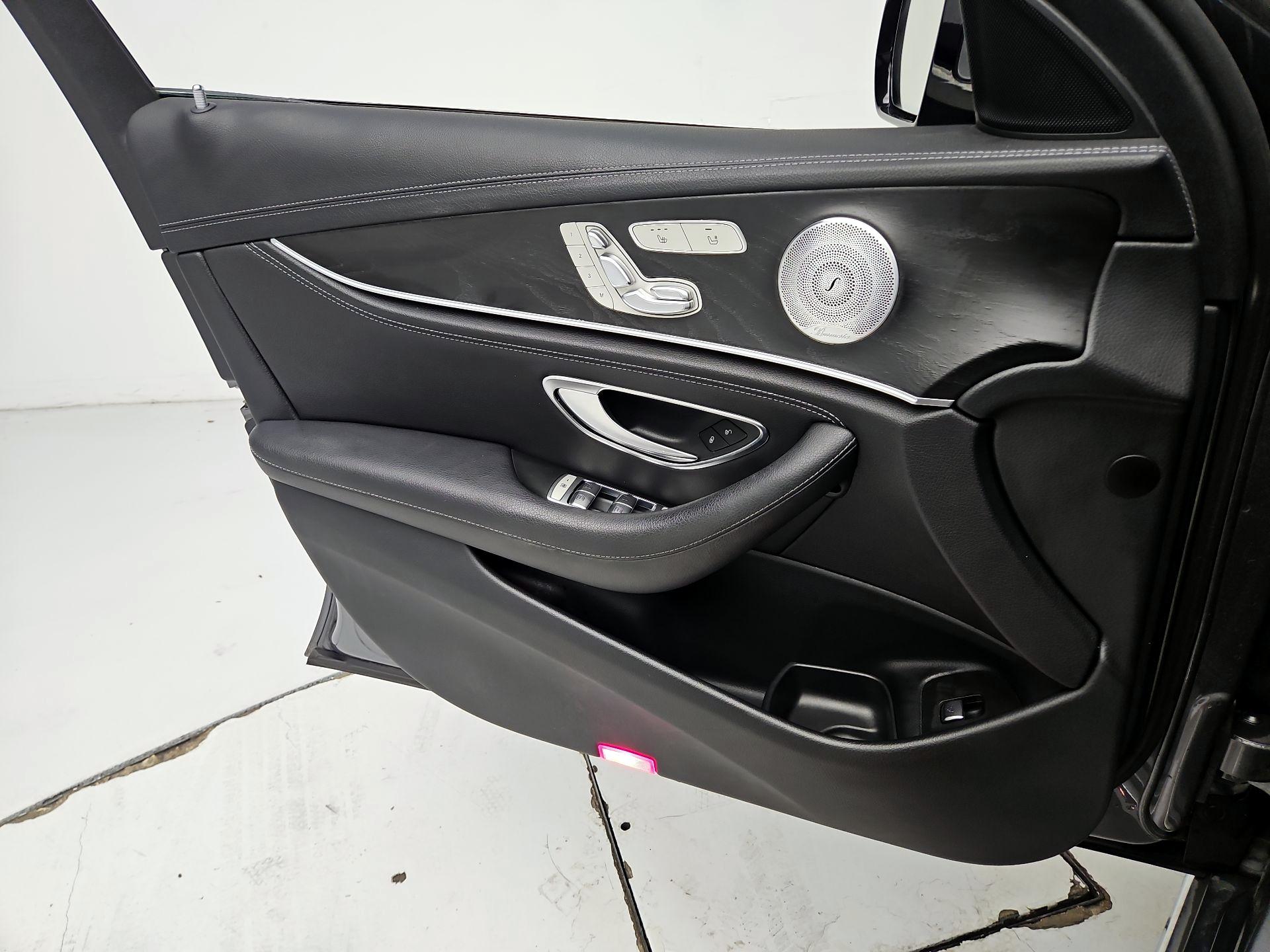 Thumbnail: 2018 Mercedes-Benz E-Class - 12