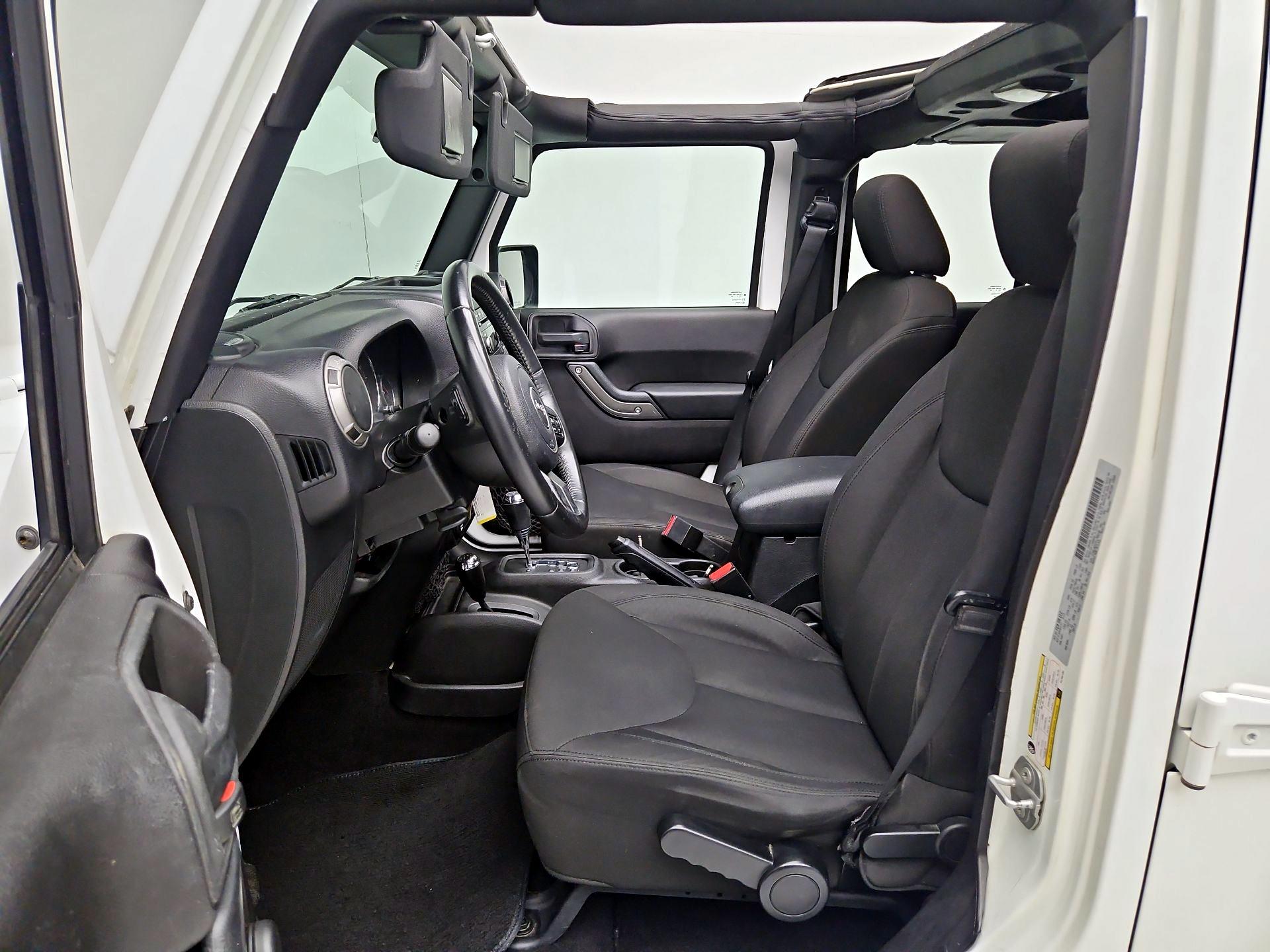 Thumbnail: 2015 Jeep Wrangler - 11