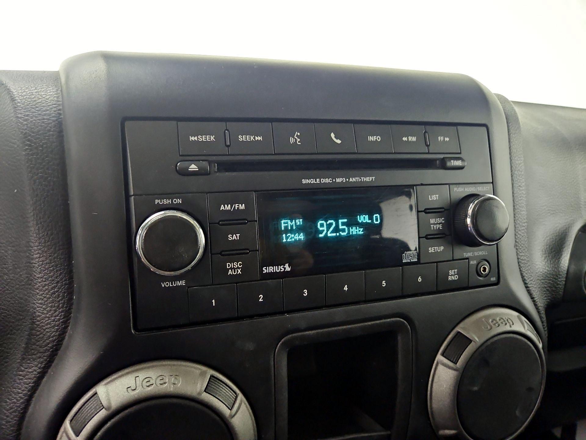 Thumbnail: 2015 Jeep Wrangler - 13