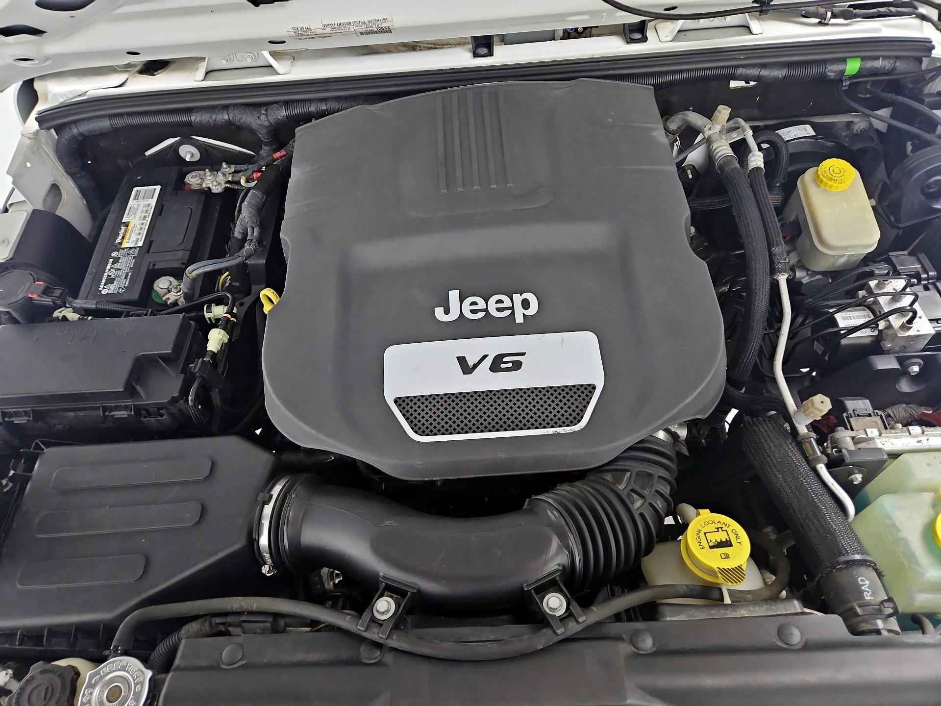 Thumbnail: 2015 Jeep Wrangler - 19