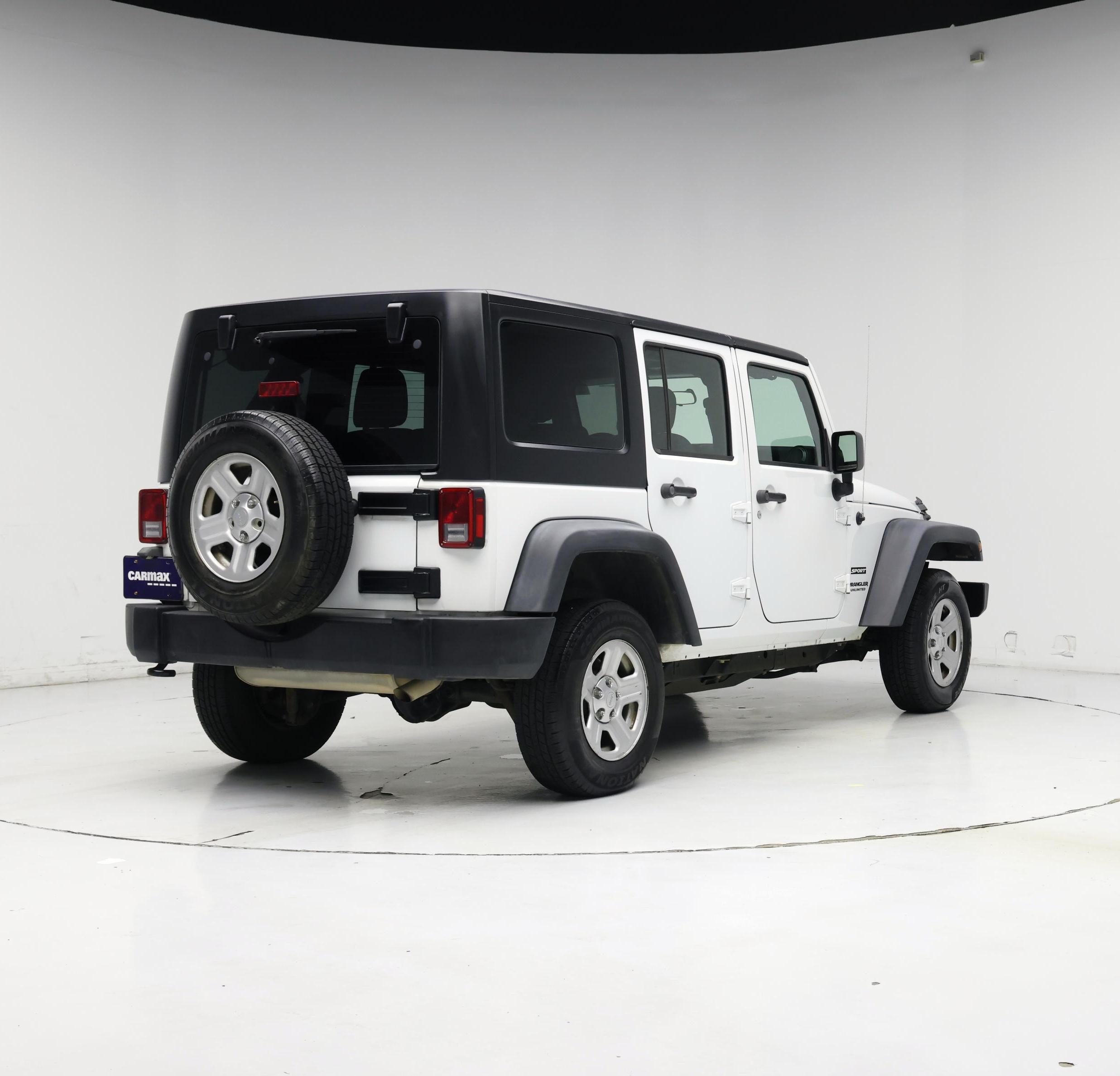 Thumbnail: 2015 Jeep Wrangler - 8