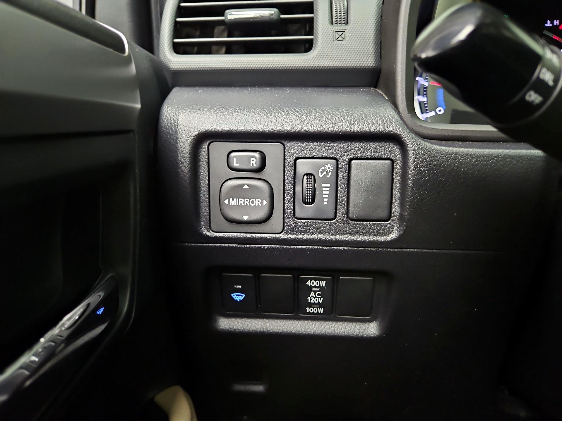 Thumbnail: 2015 Toyota 4Runner - 13