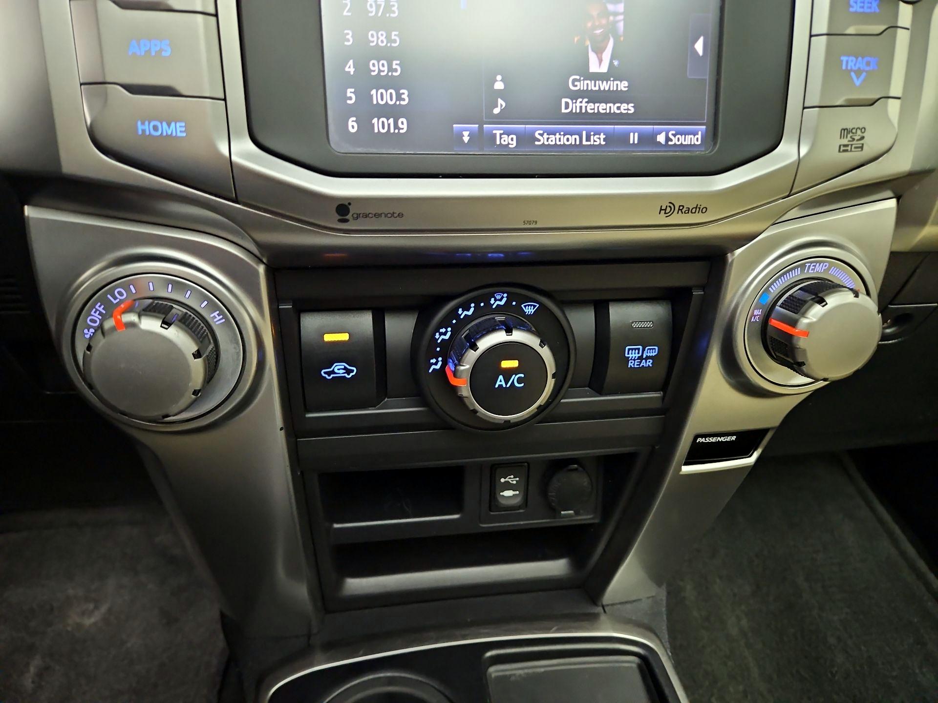 Thumbnail: 2015 Toyota 4Runner - 16