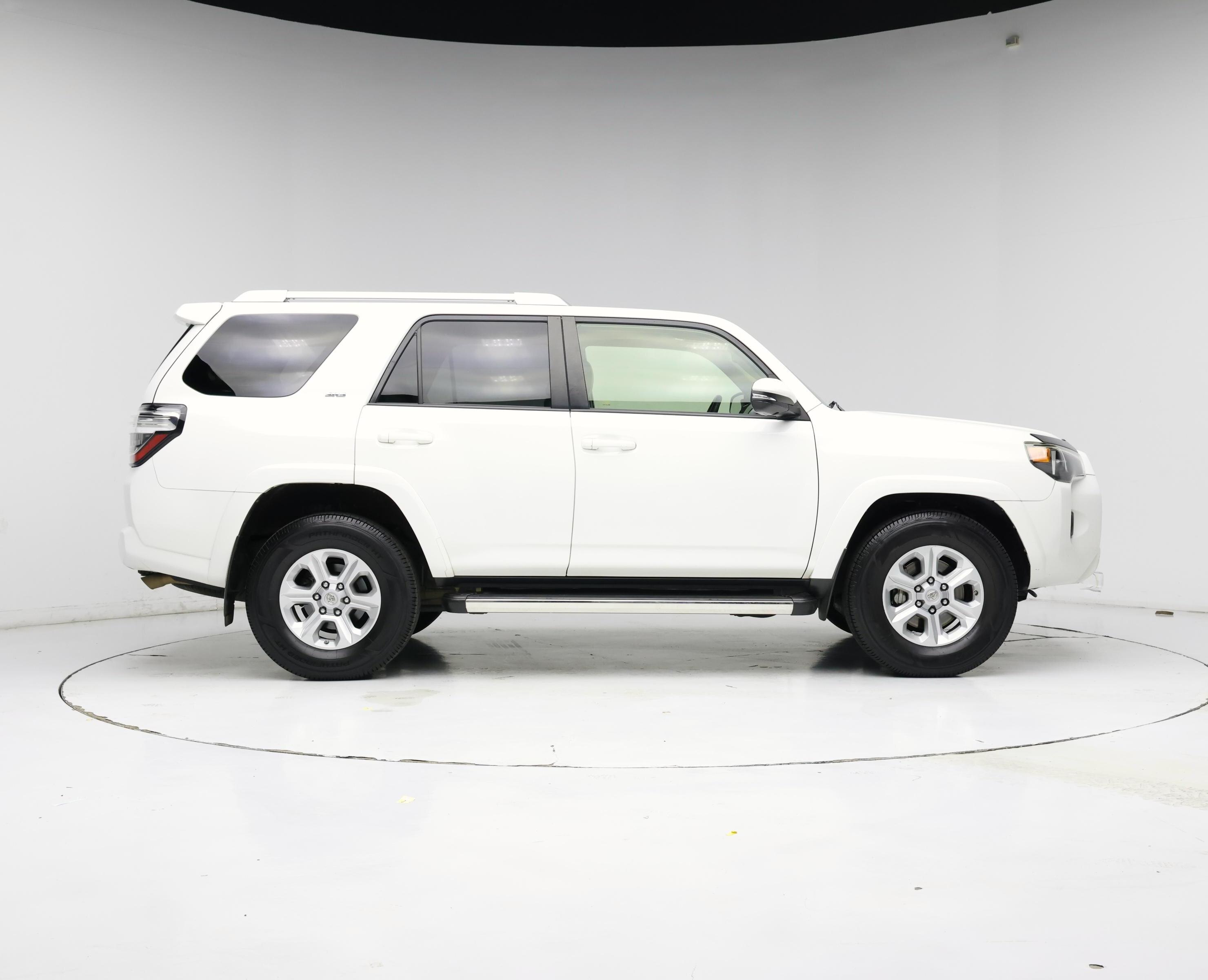 Thumbnail: 2015 Toyota 4Runner - 7