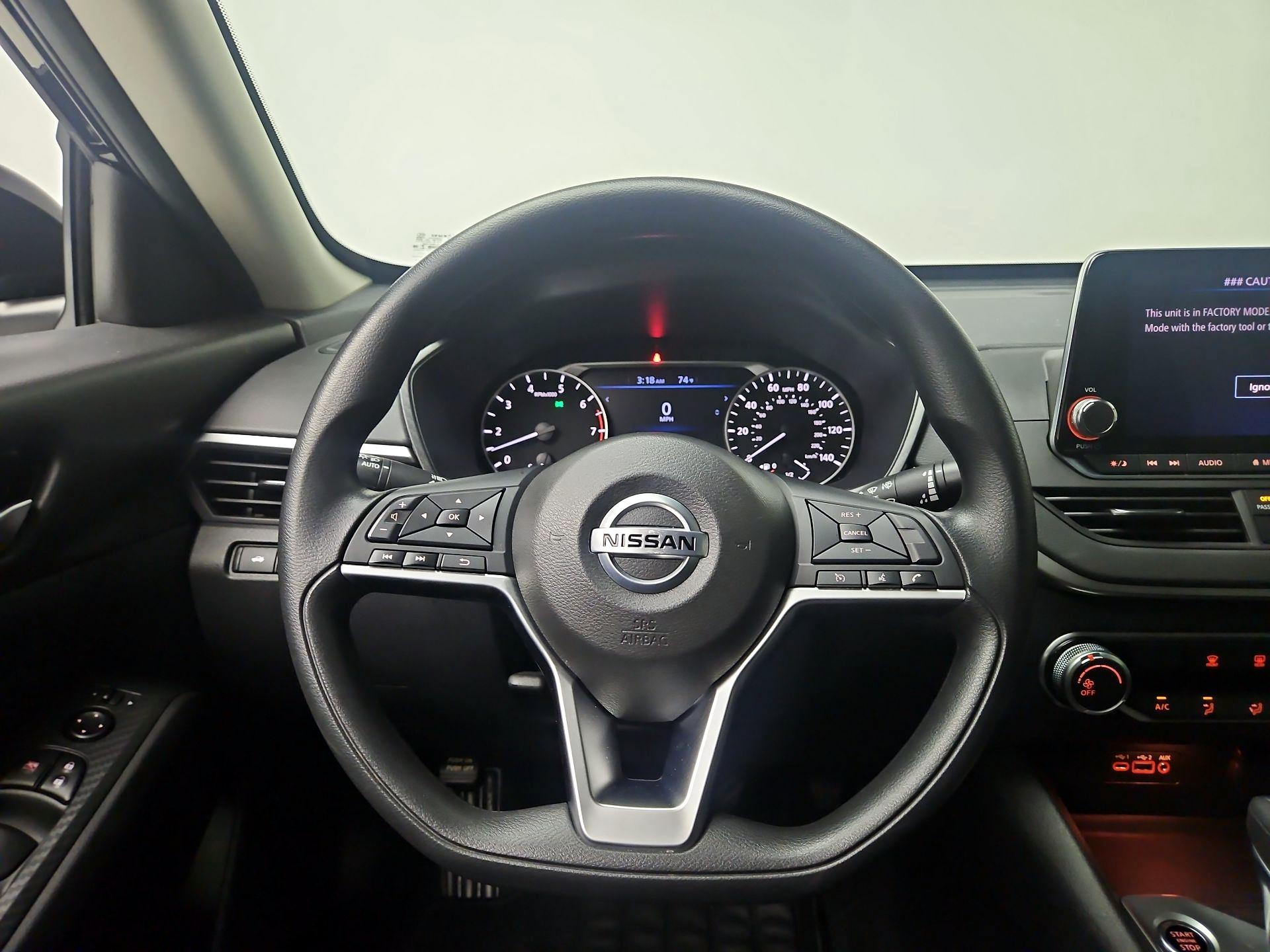 Thumbnail: 2020 Nissan Altima - 10