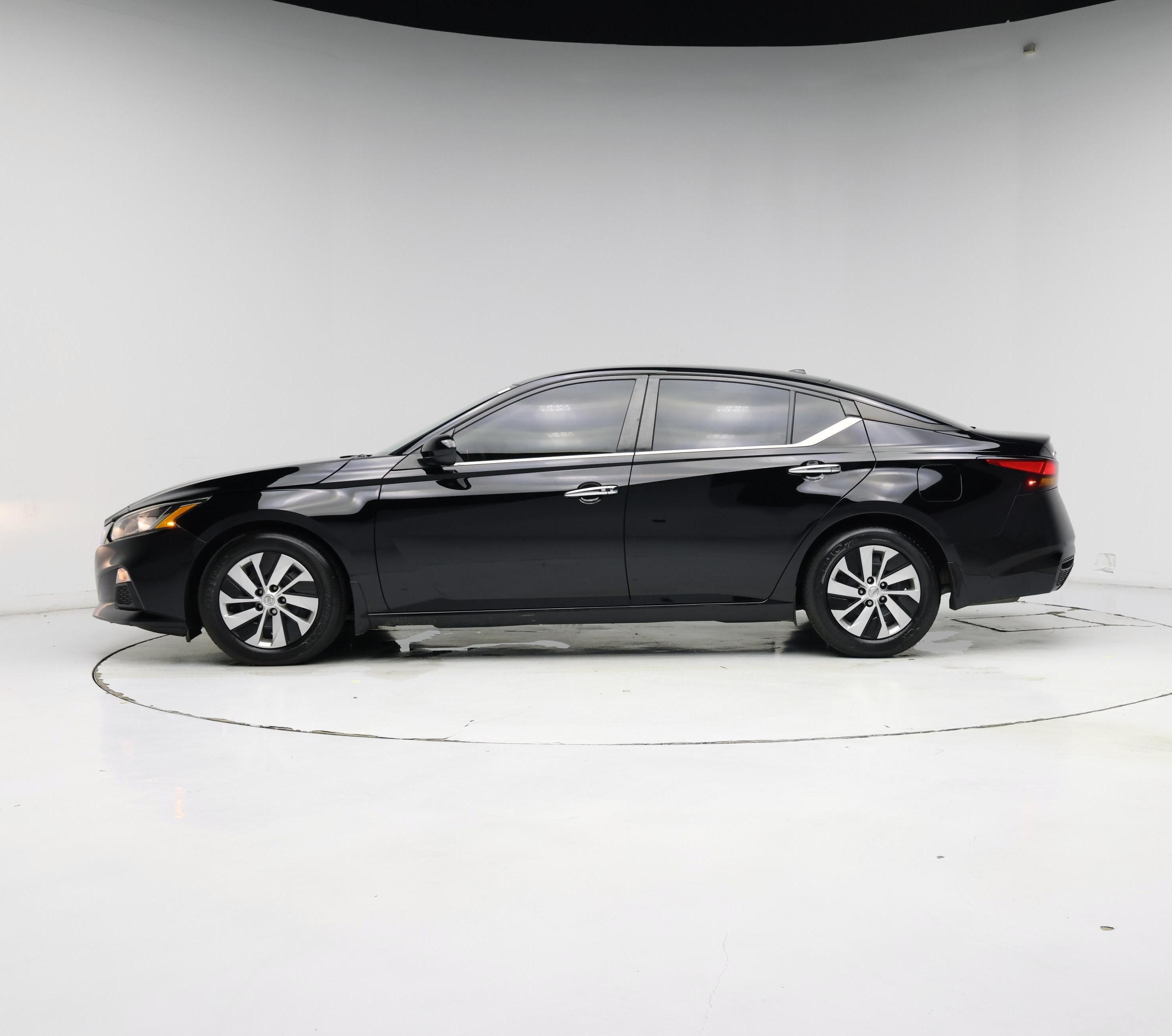 Thumbnail: 2020 Nissan Altima - 3