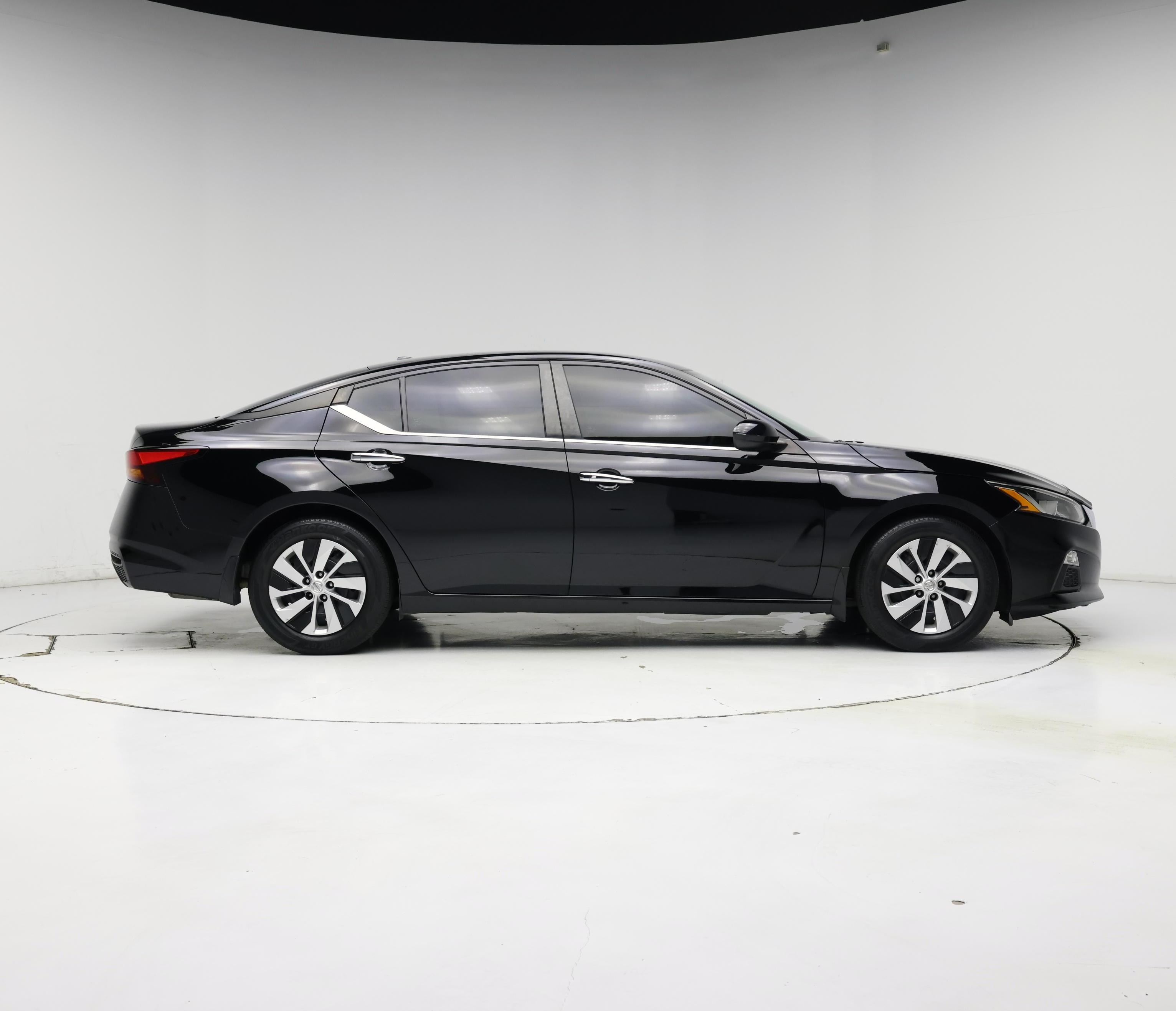 Thumbnail: 2020 Nissan Altima - 7