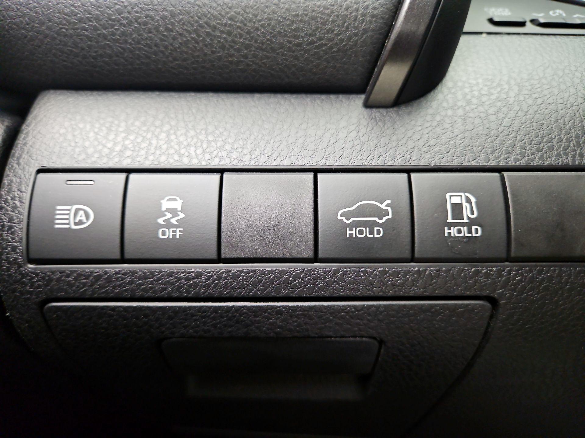 Thumbnail: 2019 Toyota Camry - 13
