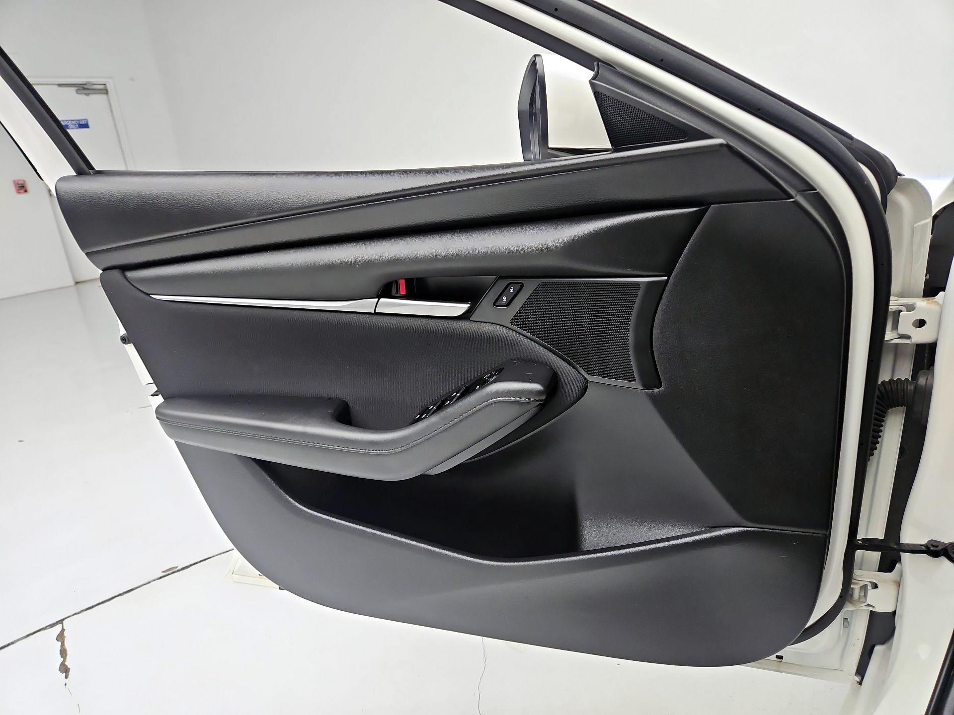 Thumbnail: 2025 Mazda Mazda3 - 12