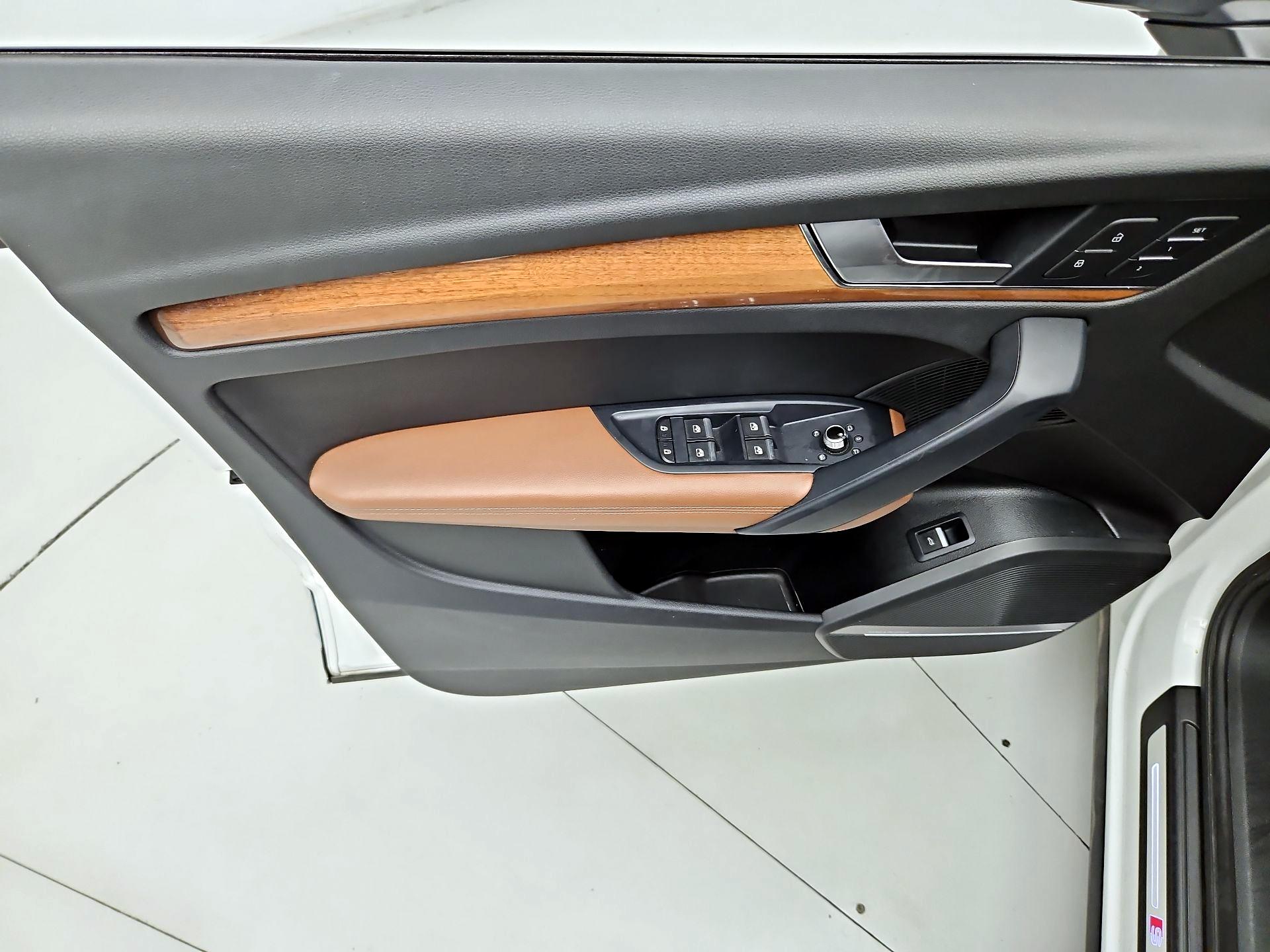 Thumbnail: 2023 Audi Q5 - 12