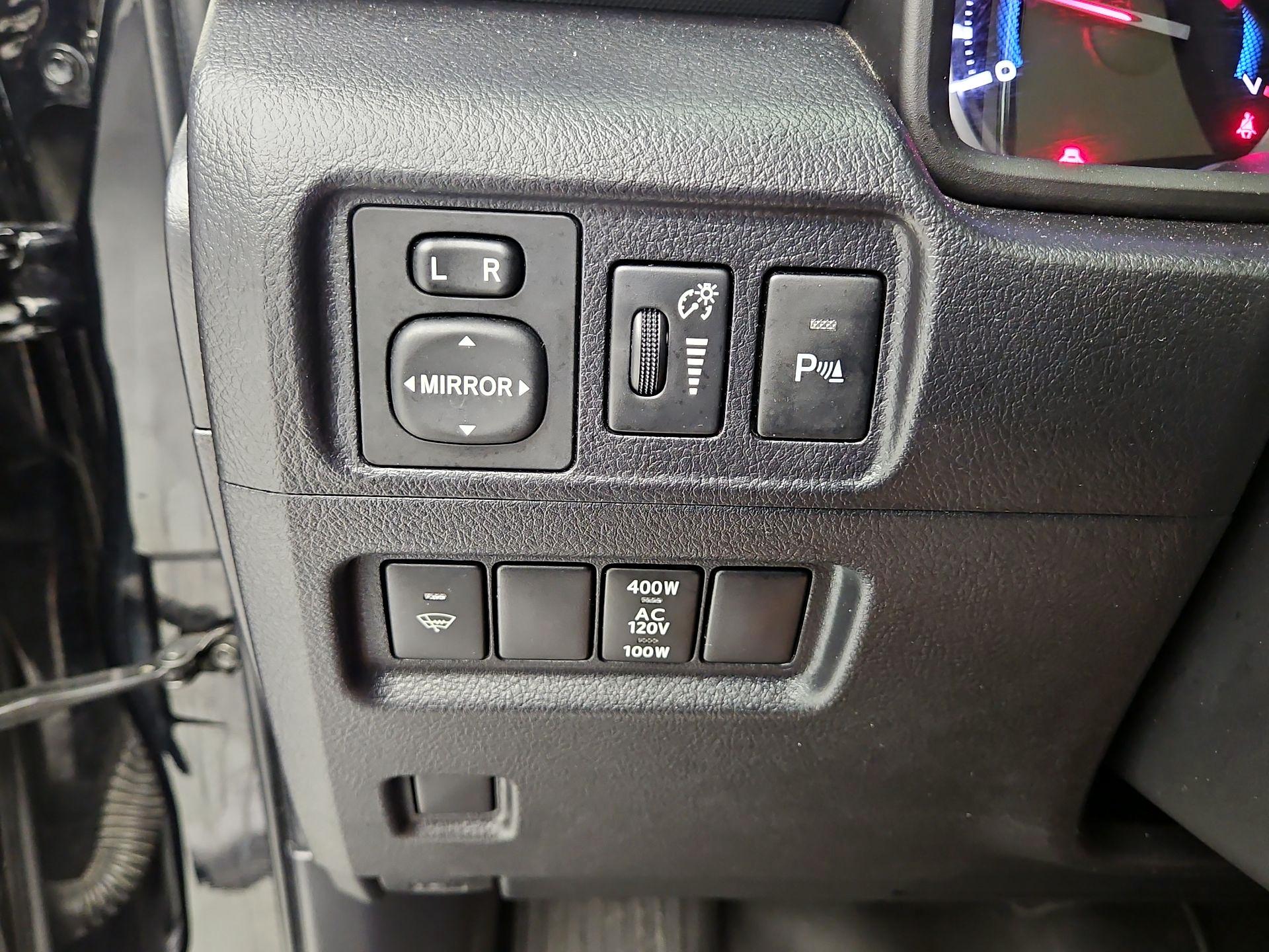 Thumbnail: 2017 Toyota 4Runner - 13