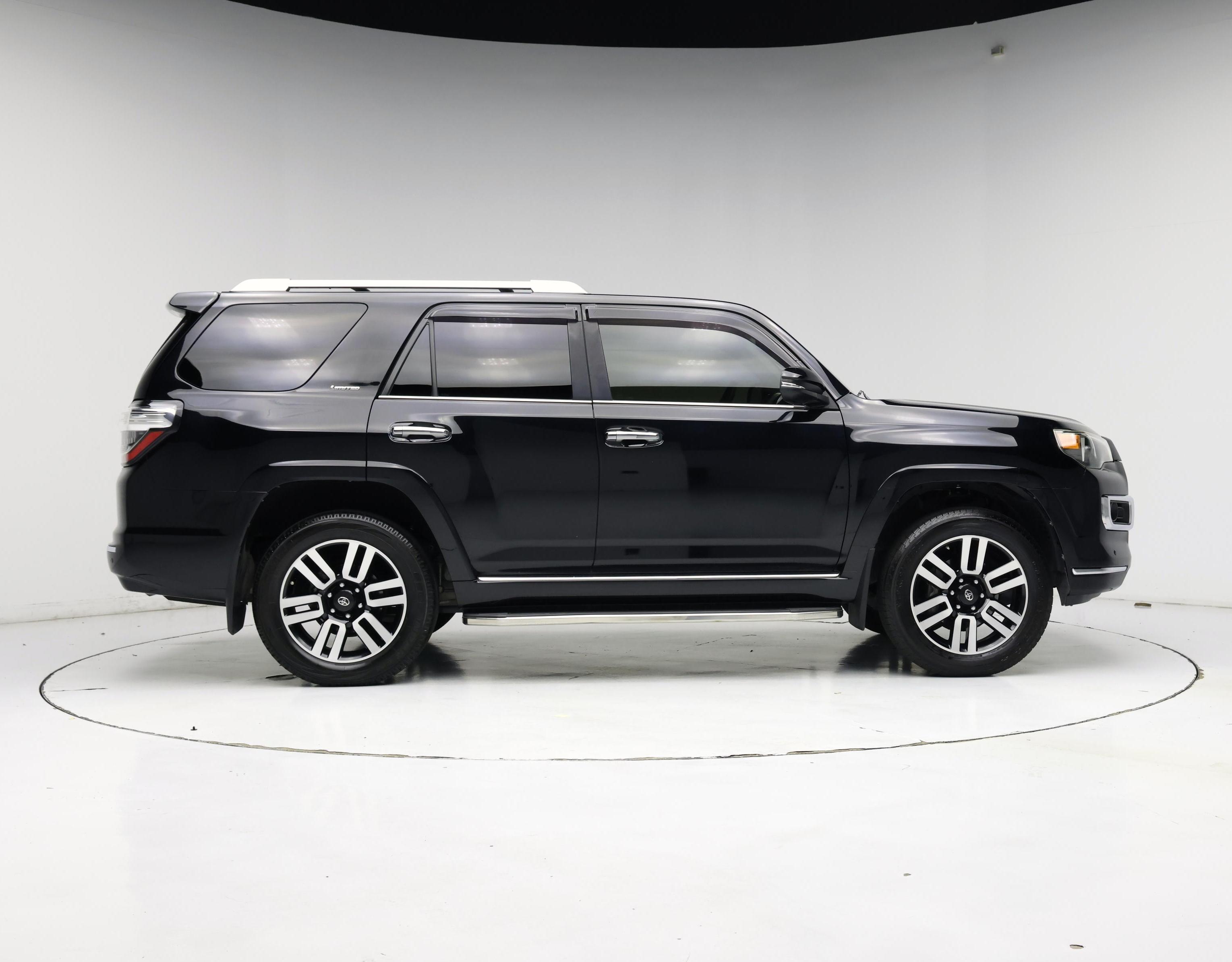 Thumbnail: 2017 Toyota 4Runner - 7