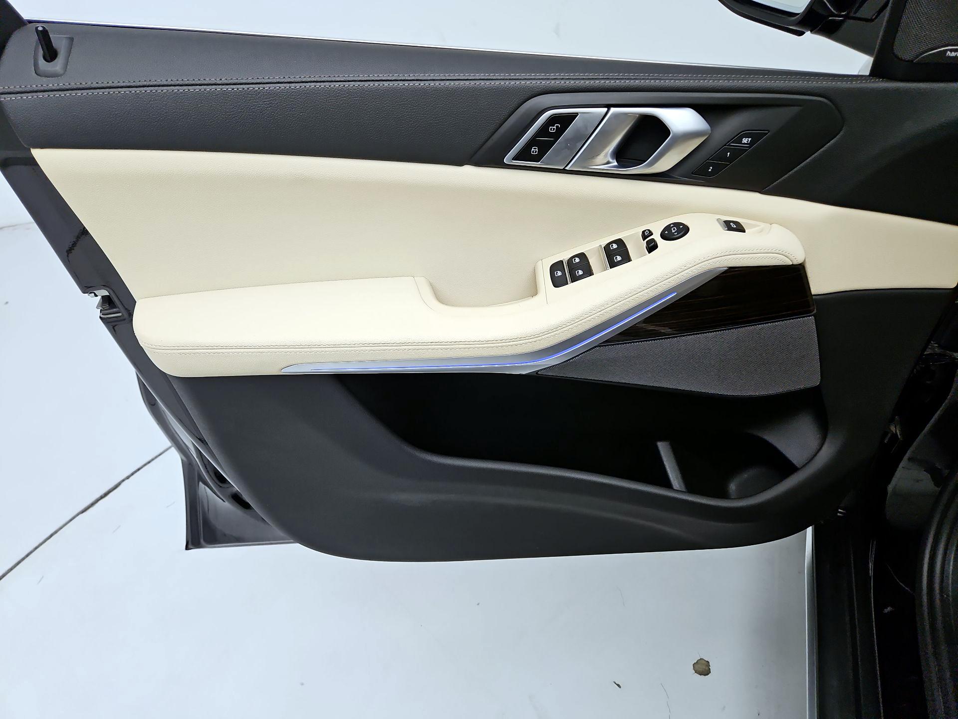 Thumbnail: 2021 BMW X5 - 12