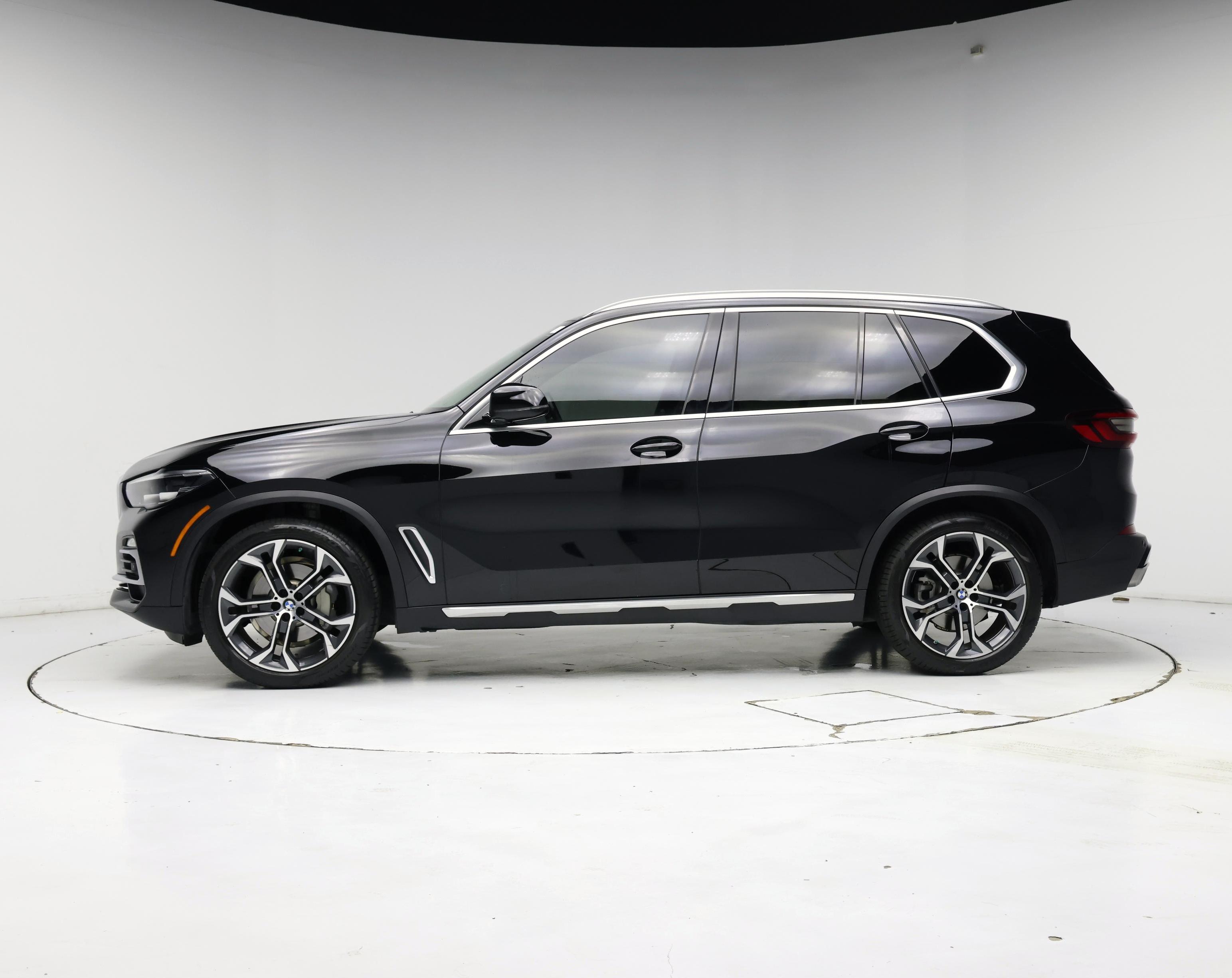 Thumbnail: 2021 BMW X5 - 3