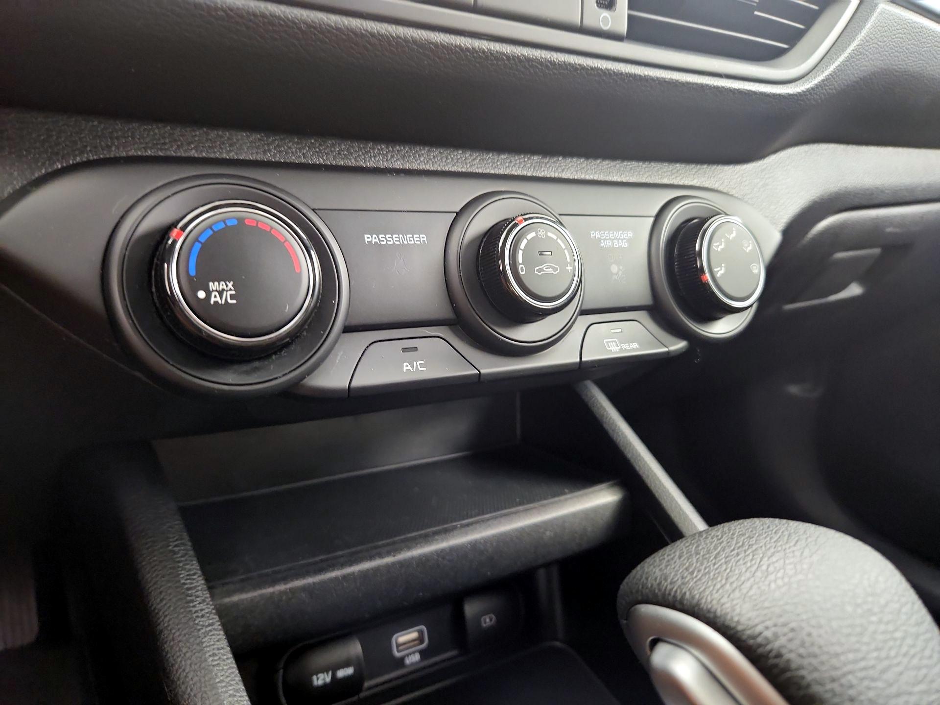 Thumbnail: 2024 Kia Forte - 16