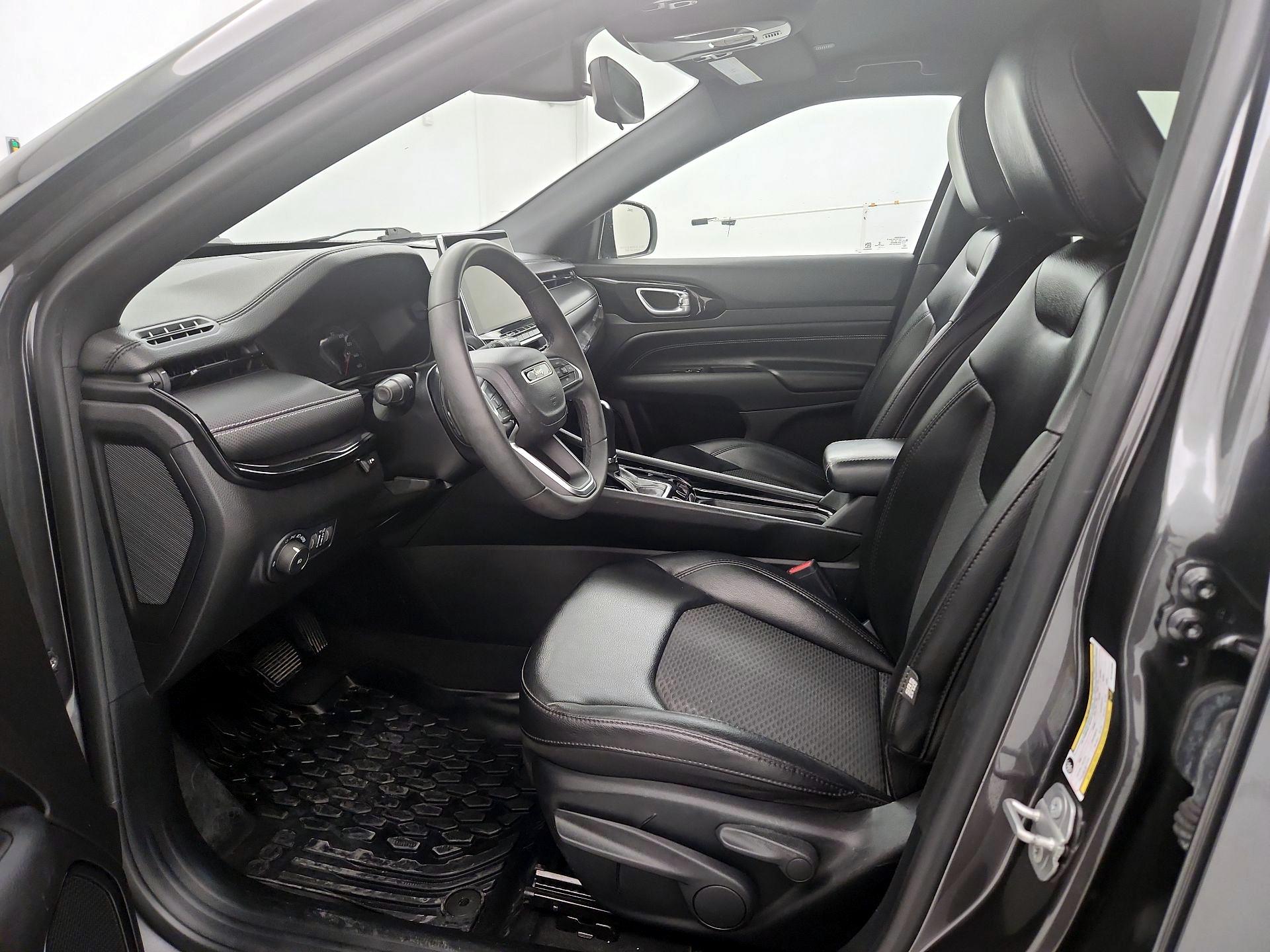 Thumbnail: 2022 Jeep Compass - 11