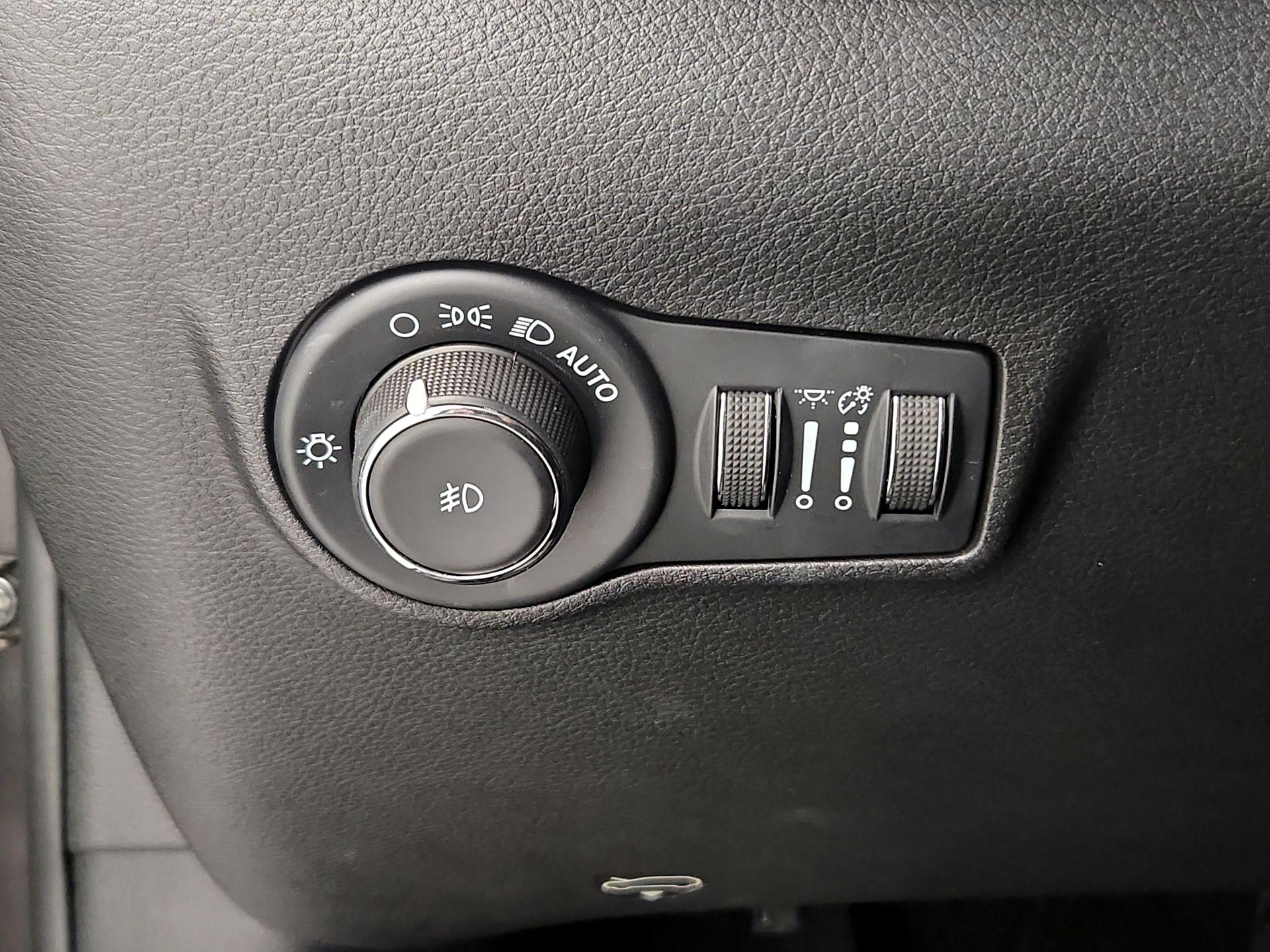 Thumbnail: 2022 Jeep Compass - 13