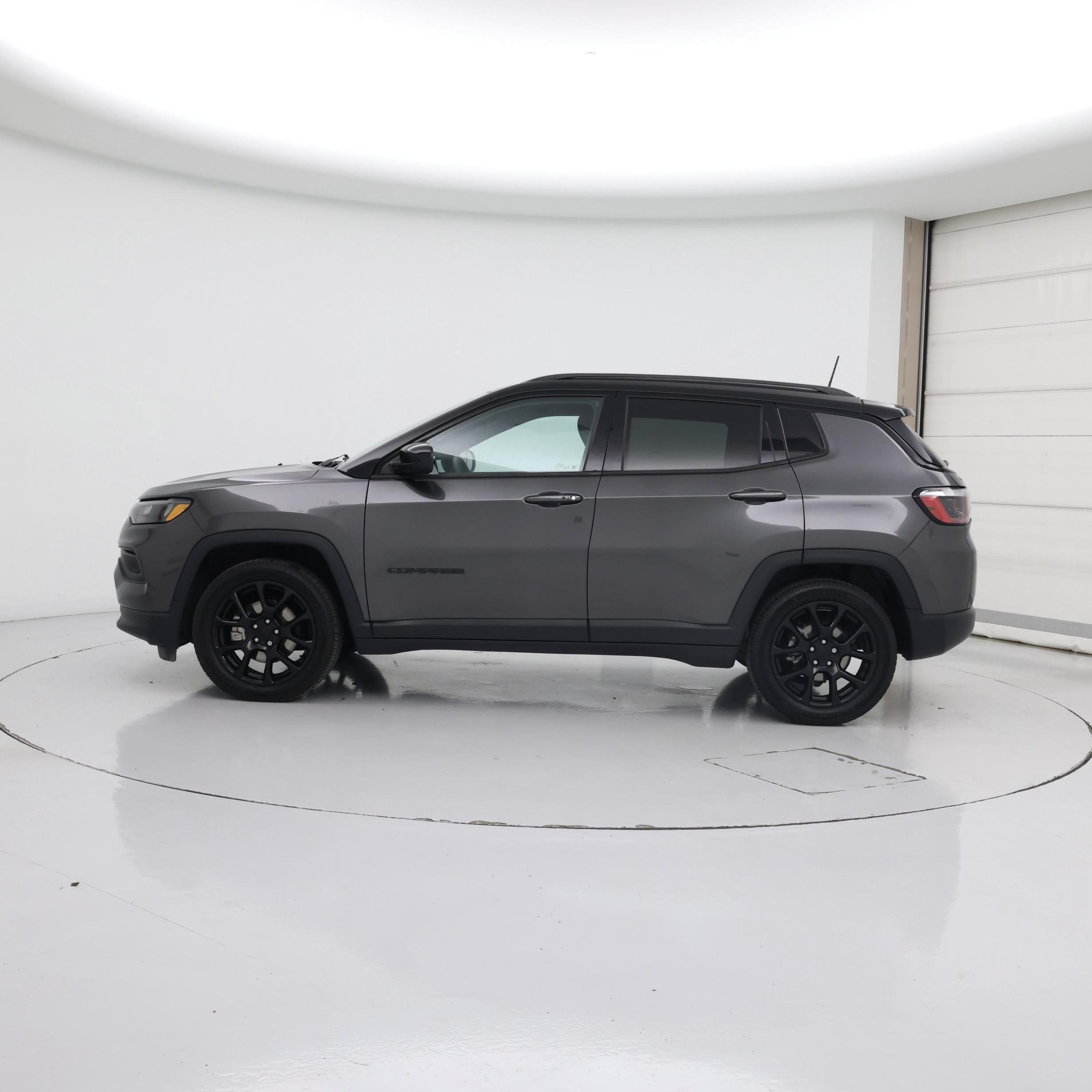 Thumbnail: 2022 Jeep Compass - 3