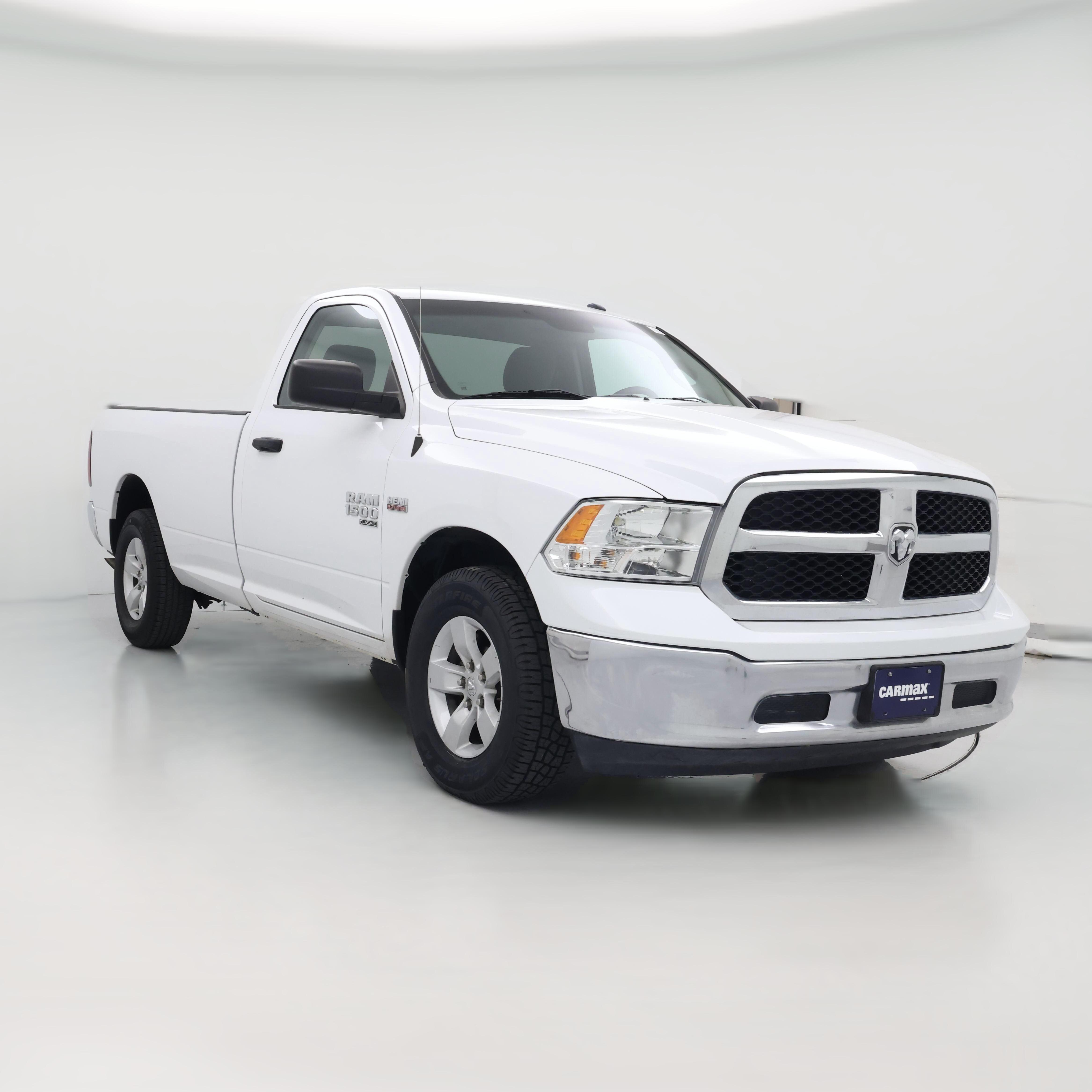 Thumbnail: 2020 RAM 1500 Classic - 1