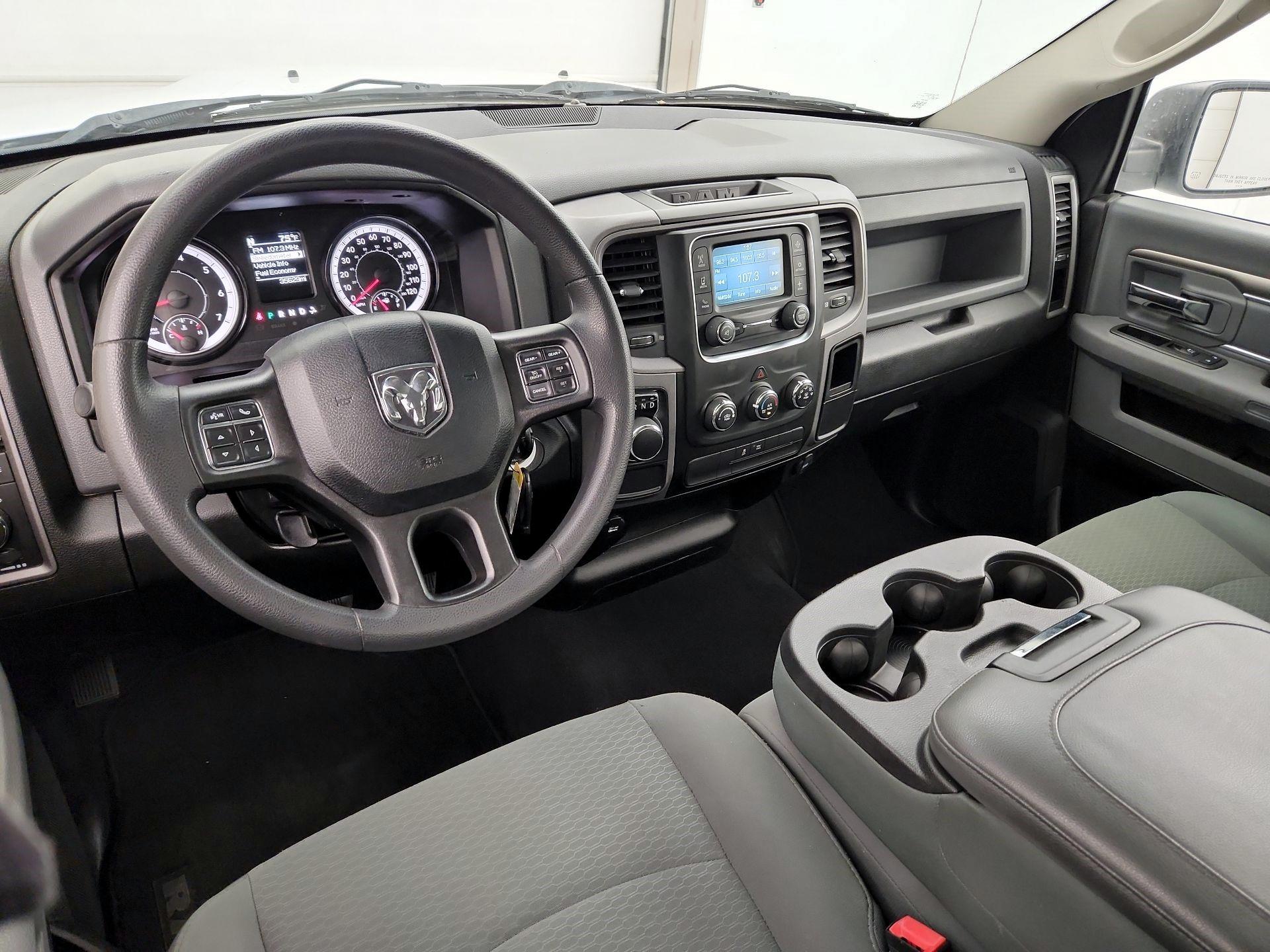 Thumbnail: 2020 RAM 1500 Classic - 9