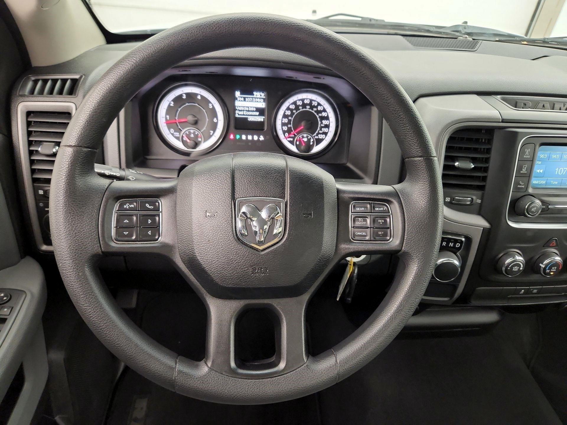 Thumbnail: 2020 RAM 1500 Classic - 10