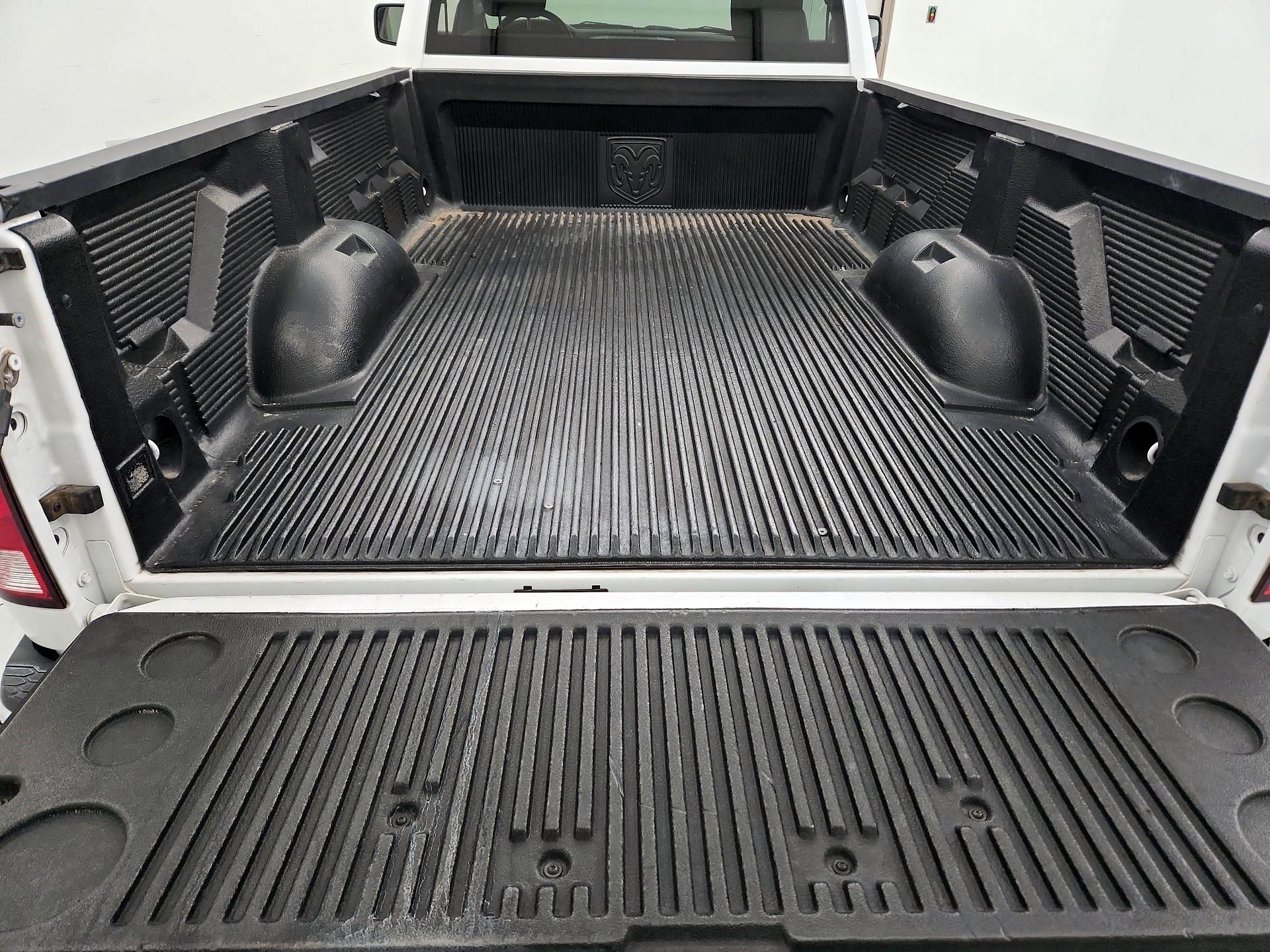 Thumbnail: 2020 RAM 1500 Classic - 19