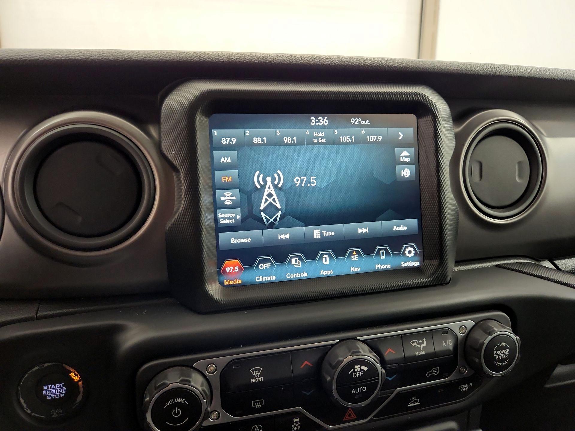 Thumbnail: 2023 Jeep Gladiator - 16