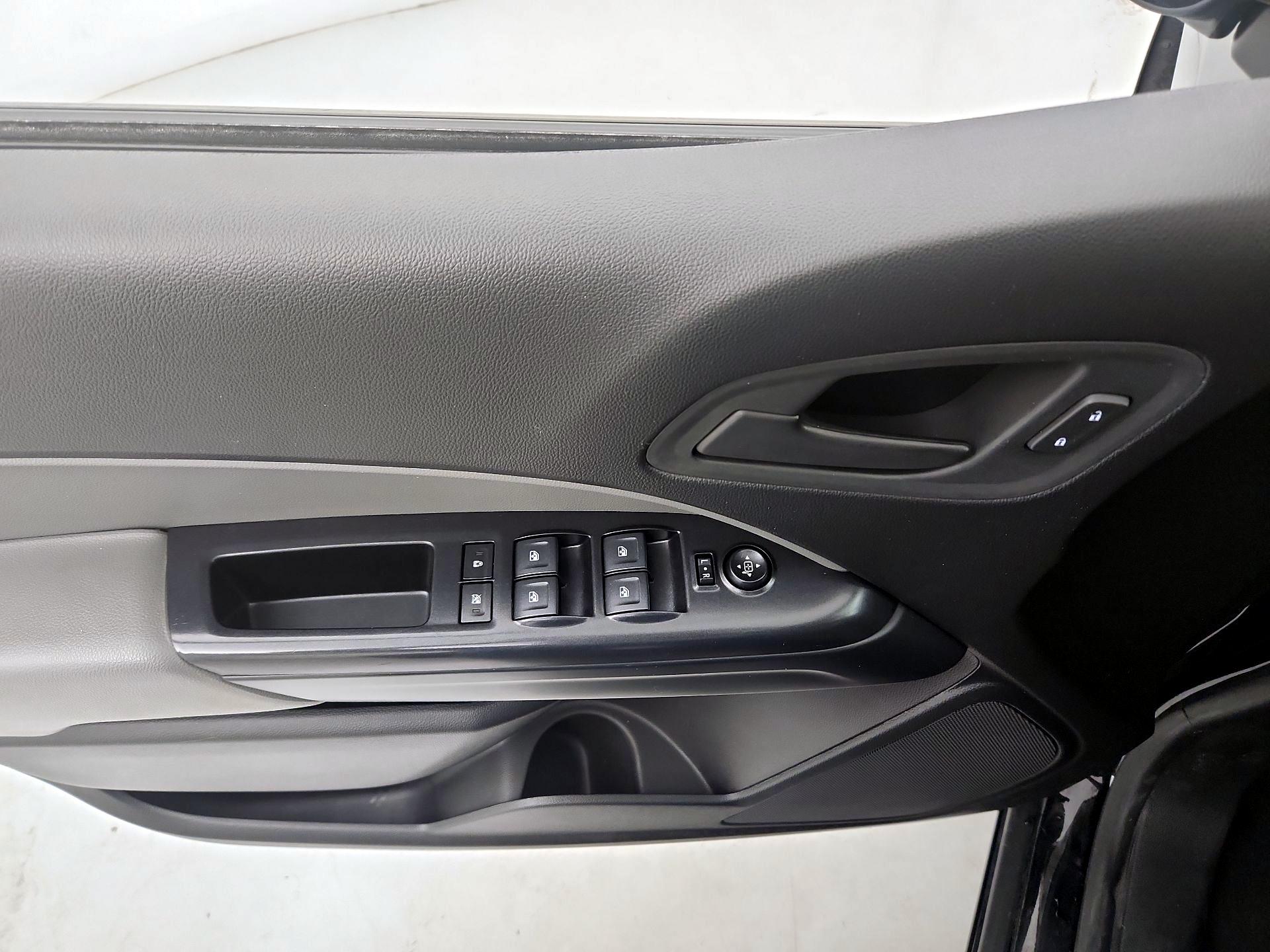 Thumbnail: 2021 Chevrolet Colorado - 12