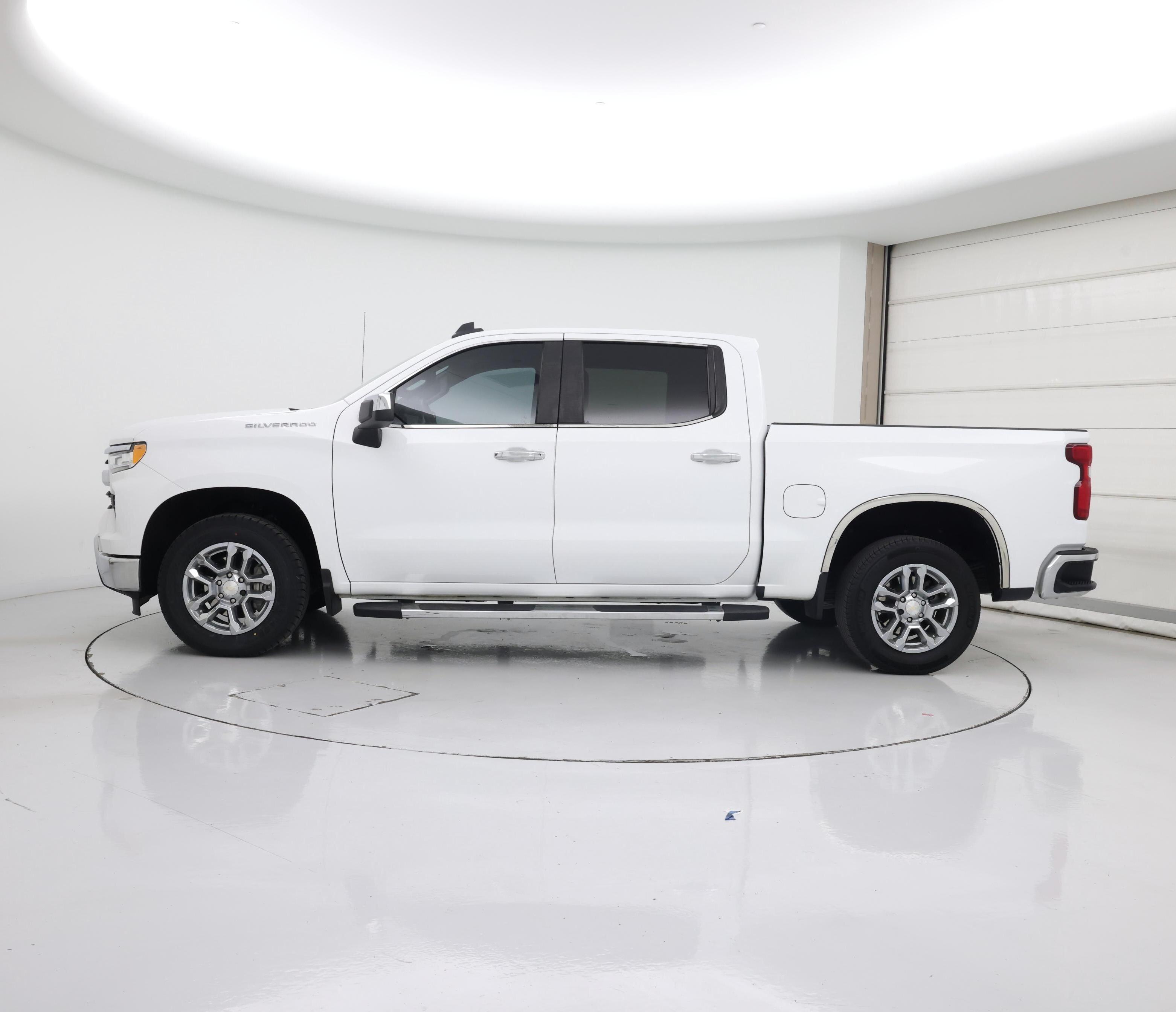 Thumbnail: 2023 Chevrolet Silverado 1500 - 3