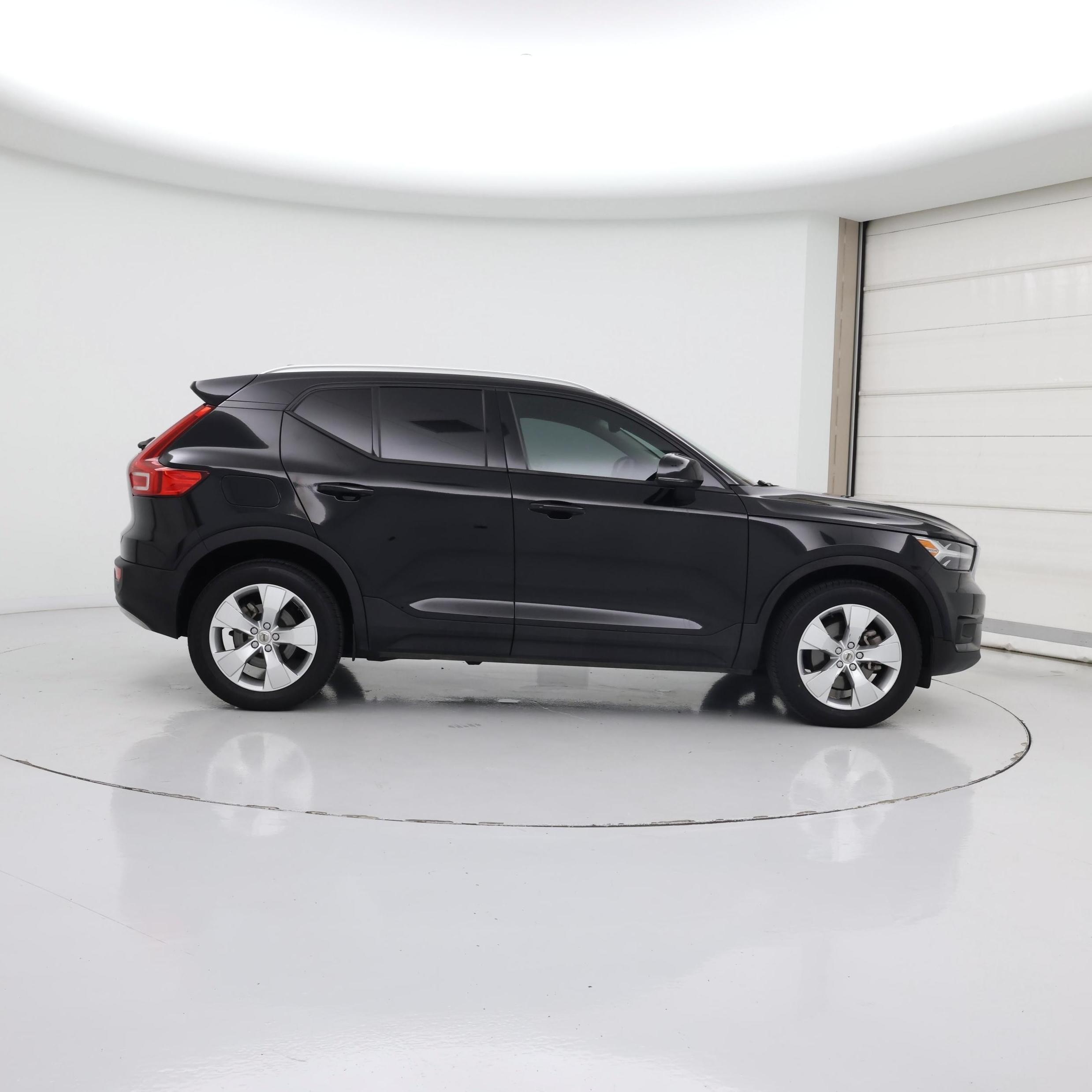 Thumbnail: 2022 Volvo XC40 - 7