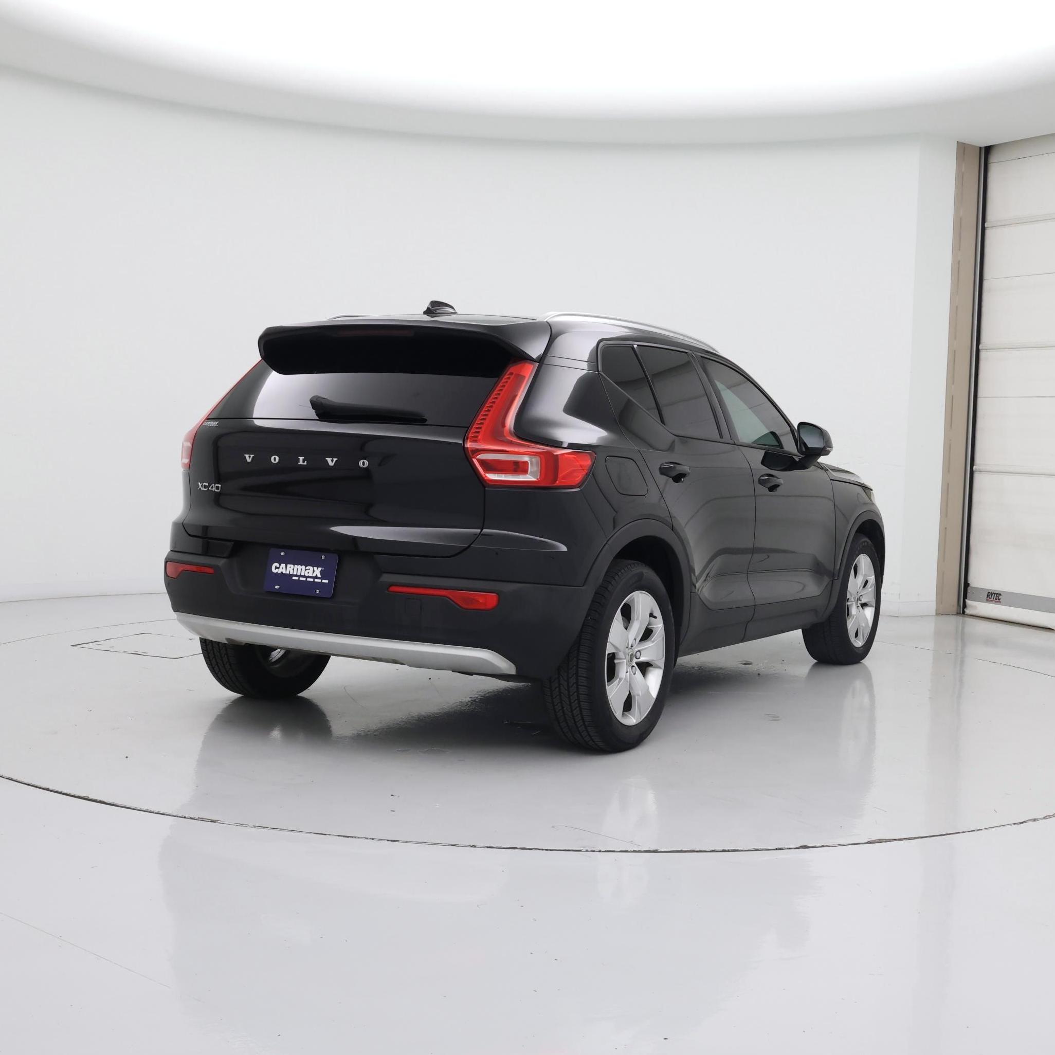 Thumbnail: 2022 Volvo XC40 - 8