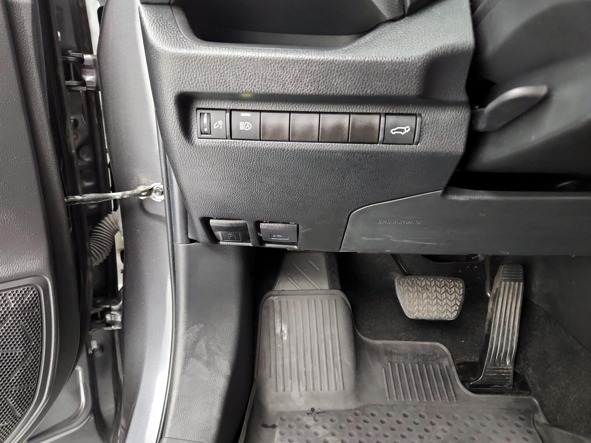 Thumbnail: 2023 Toyota RAV4 - 13