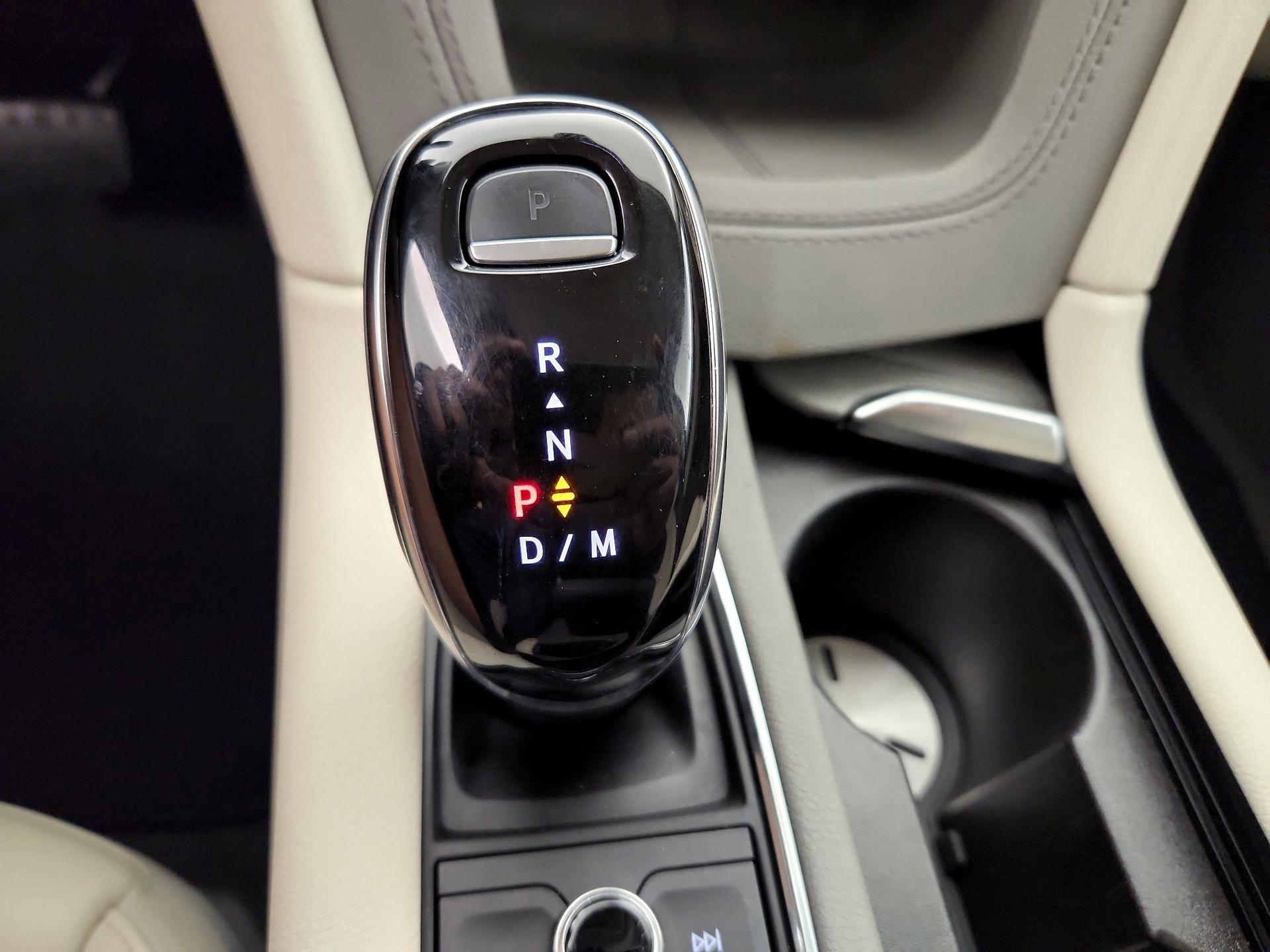 Thumbnail: 2020 Cadillac XT6 - 18