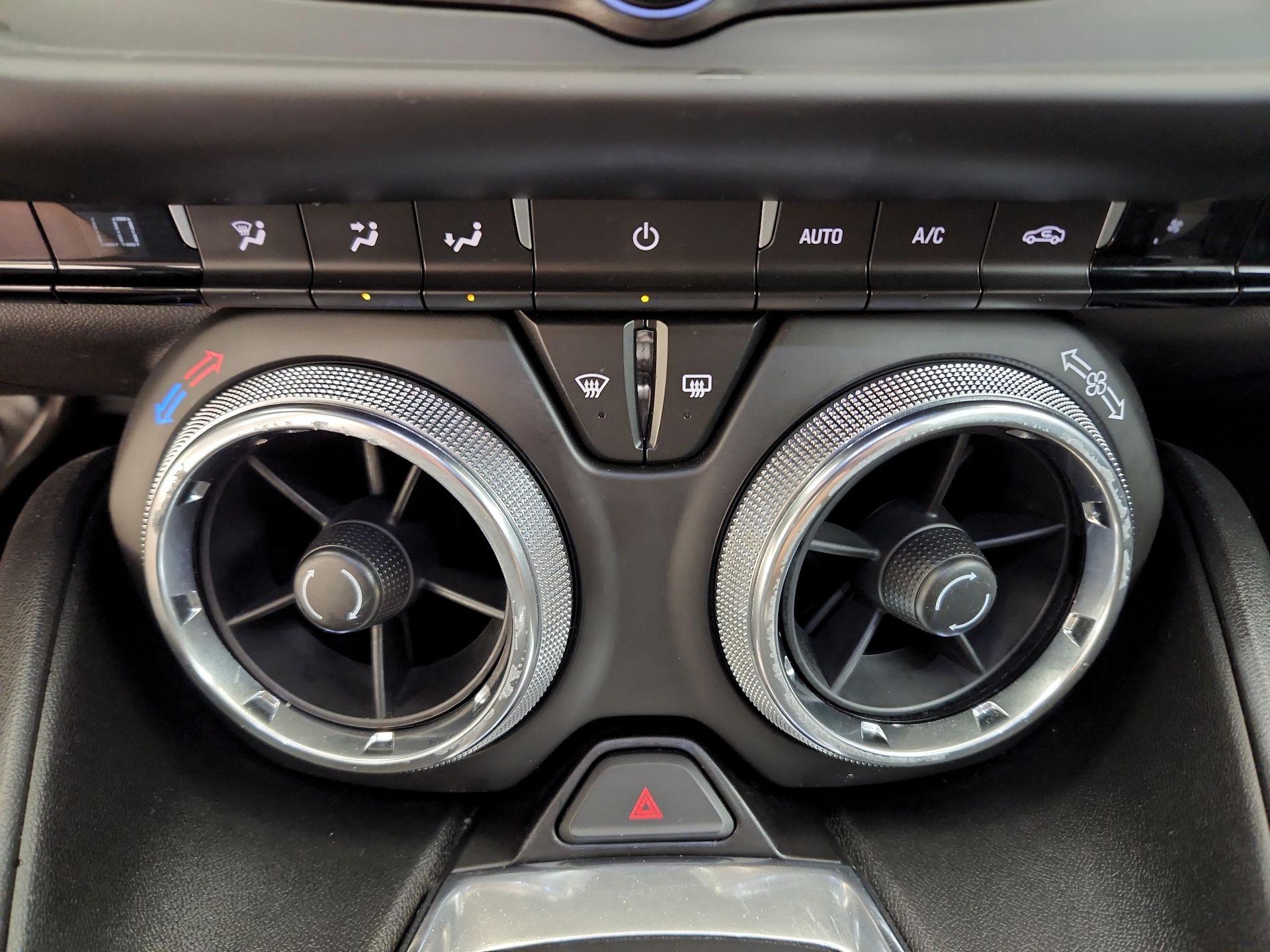 Thumbnail: 2021 Chevrolet Camaro - 16