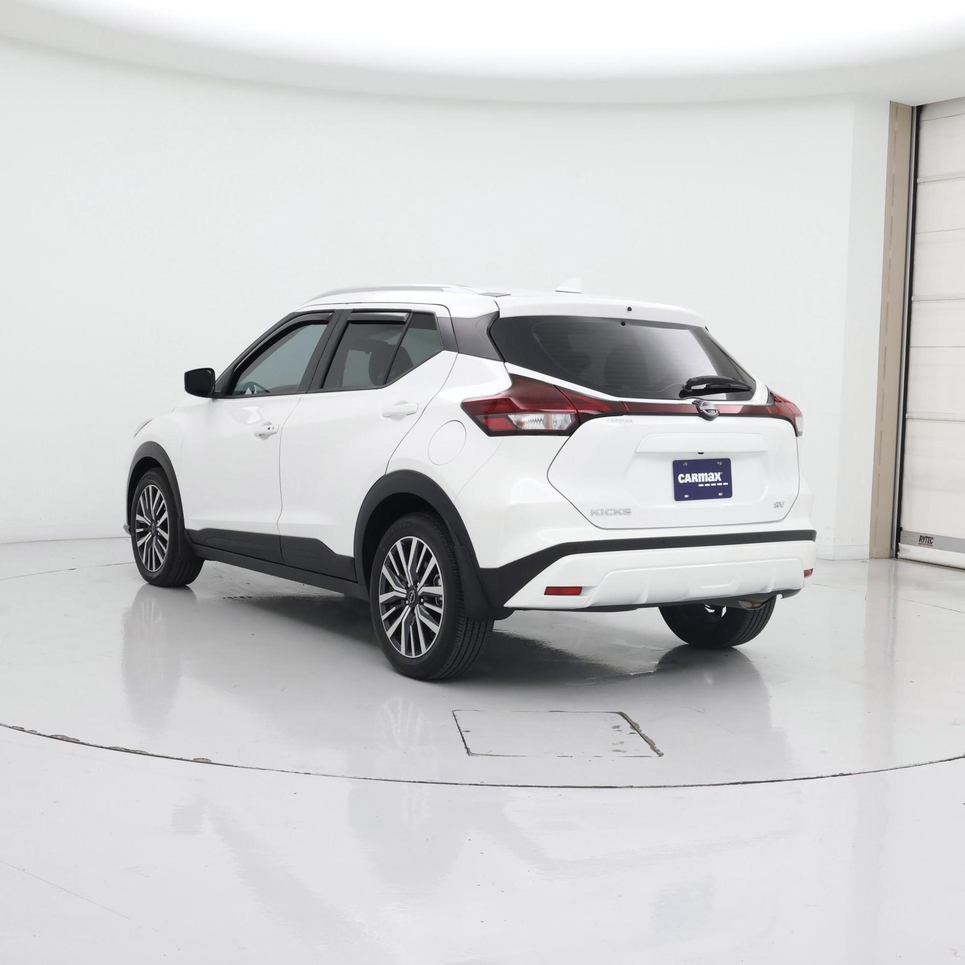 Thumbnail: 2023 Nissan Kicks - 2