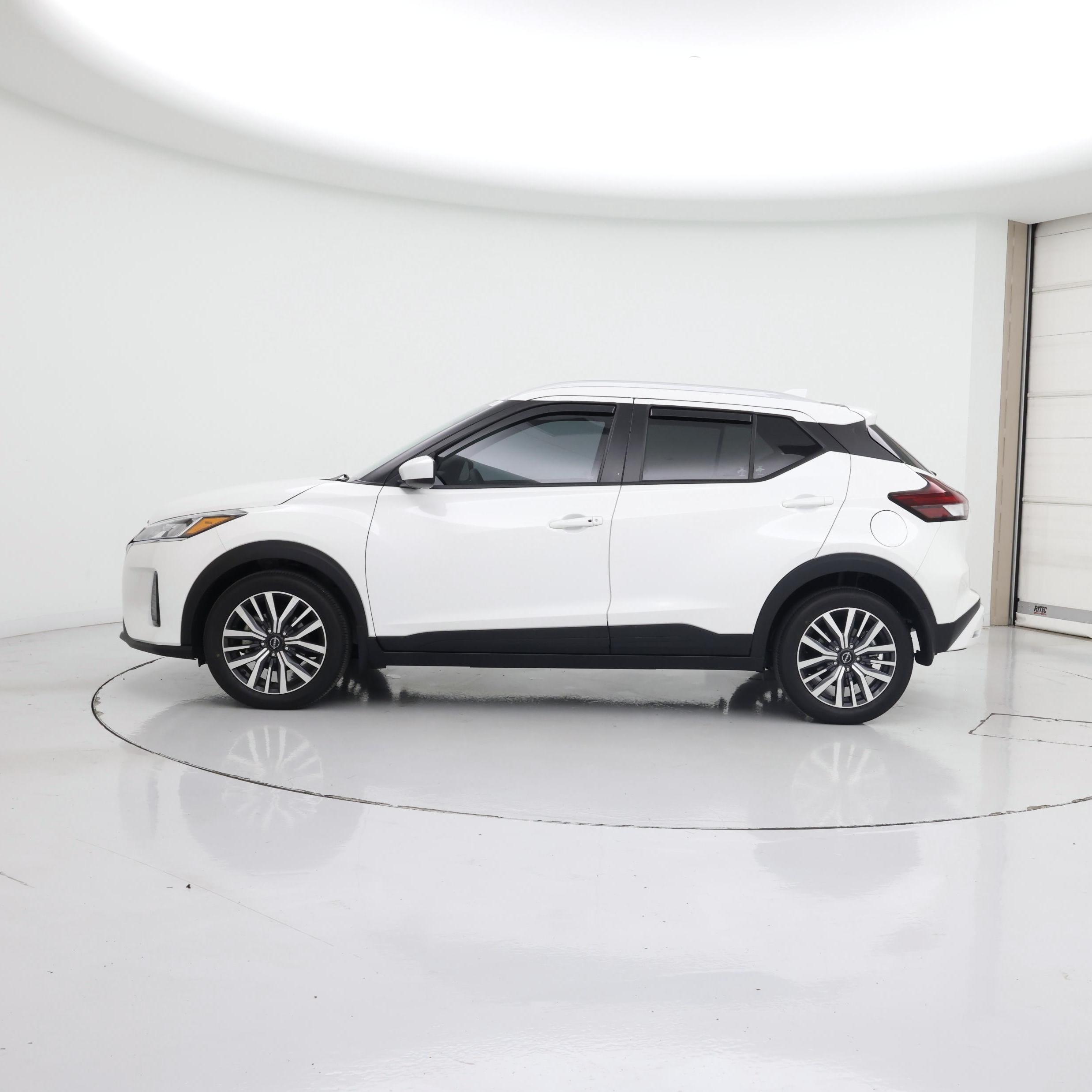 Thumbnail: 2023 Nissan Kicks - 3