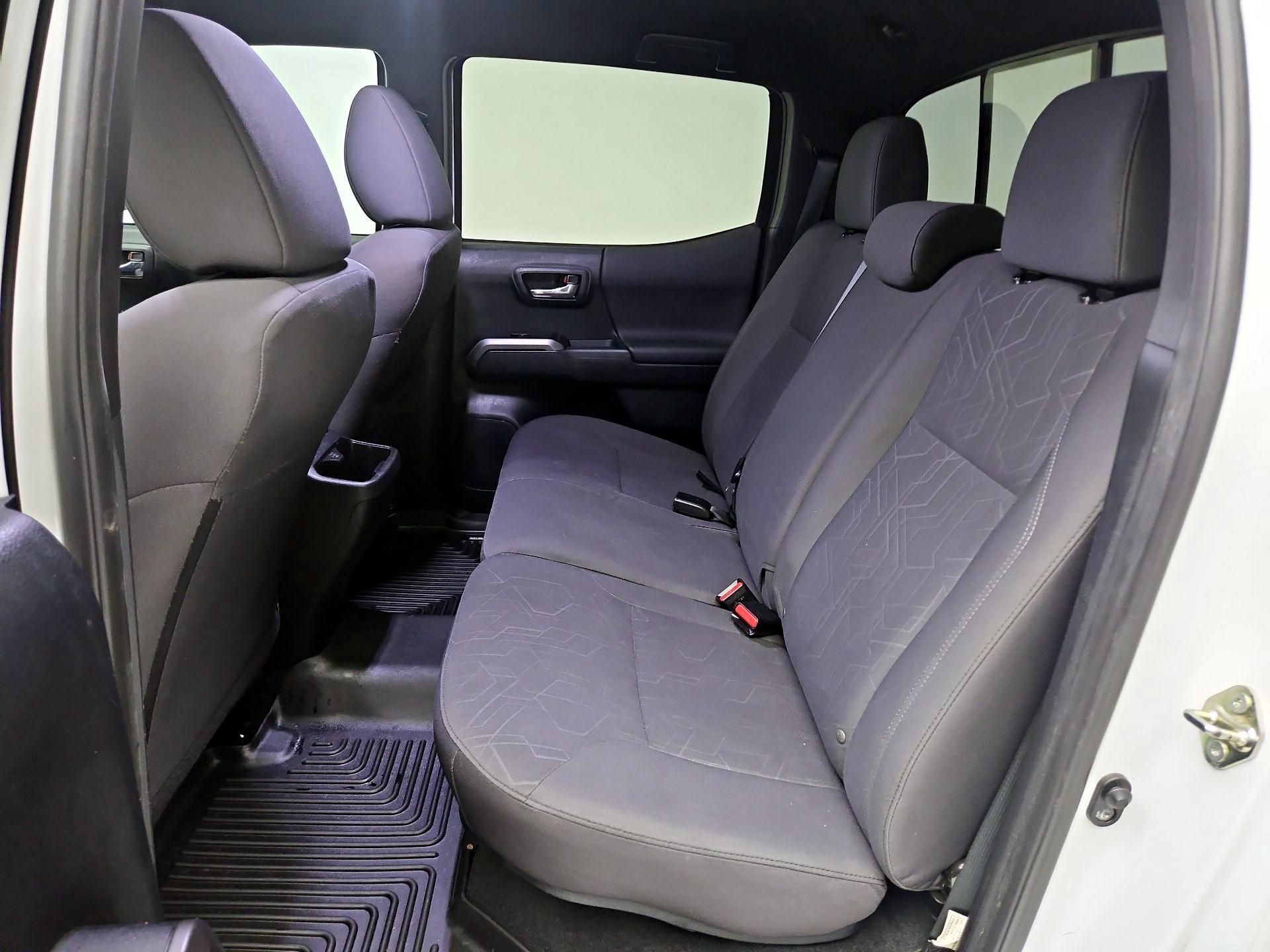Thumbnail: 2016 Toyota Tacoma - 18