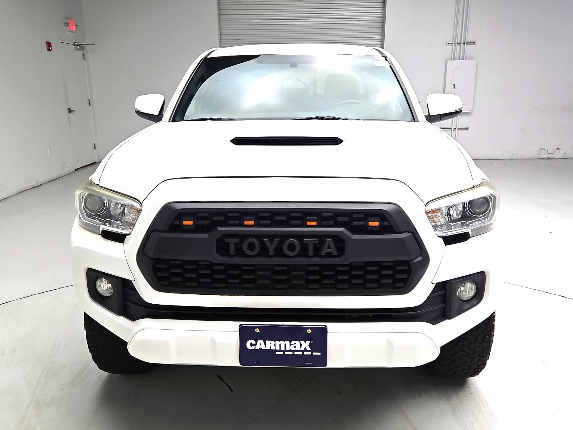 Thumbnail: 2016 Toyota Tacoma - 2