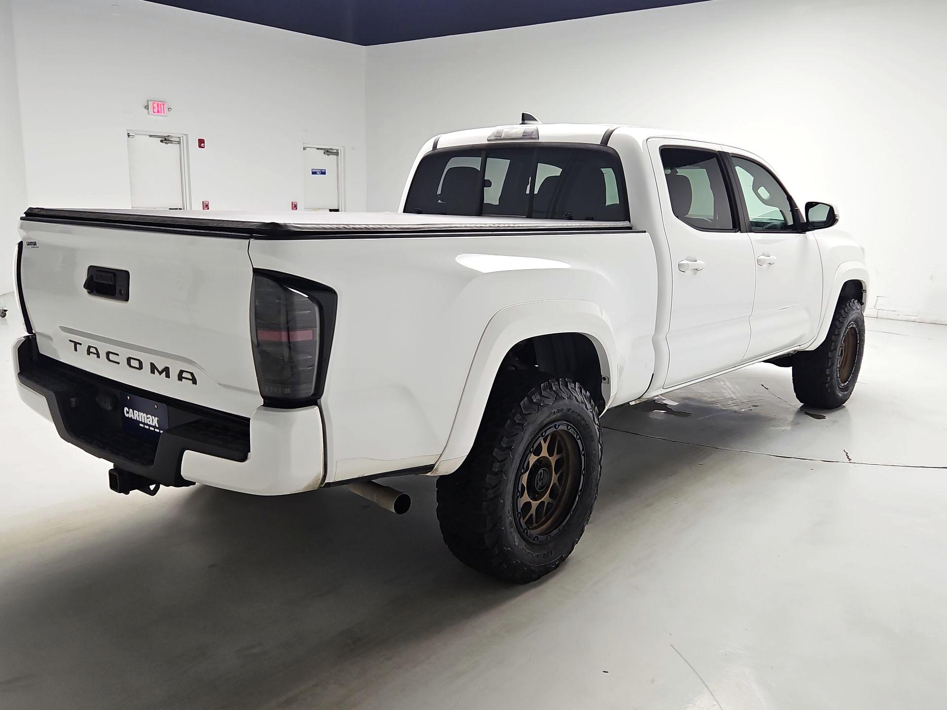 Thumbnail: 2016 Toyota Tacoma - 5