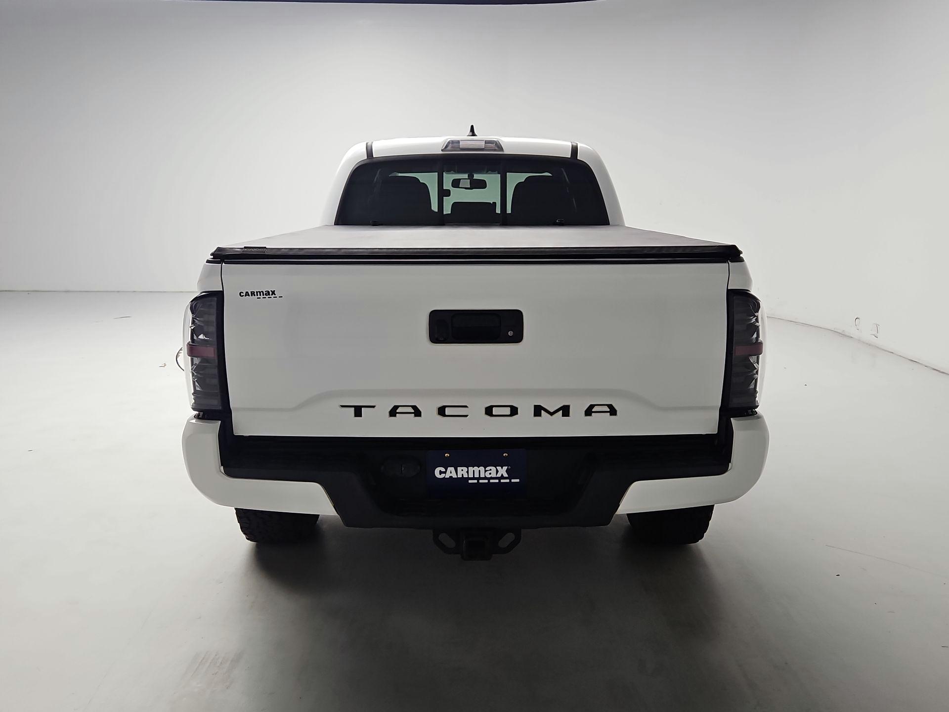 Thumbnail: 2016 Toyota Tacoma - 6