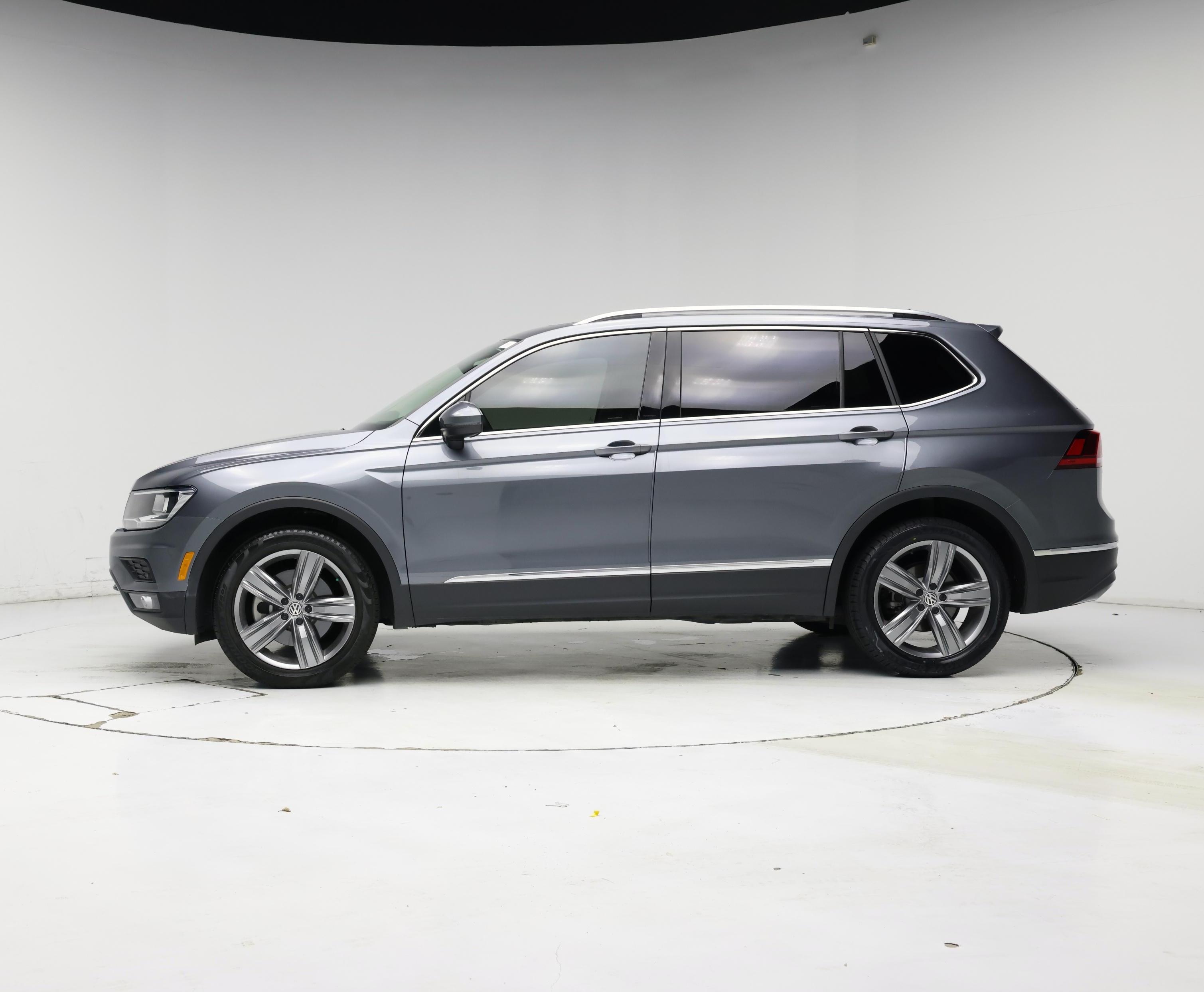 Thumbnail: 2021 Volkswagen Tiguan - 3