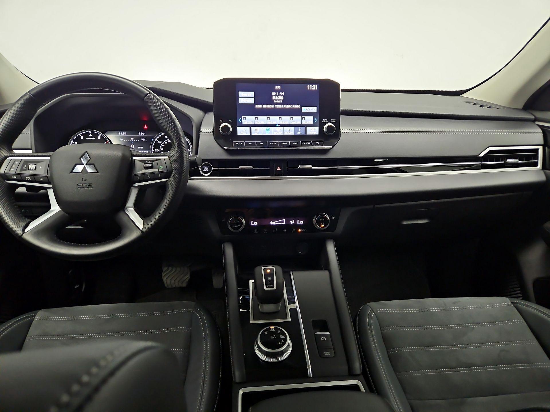 Thumbnail: 2022 Mitsubishi Outlander - 9
