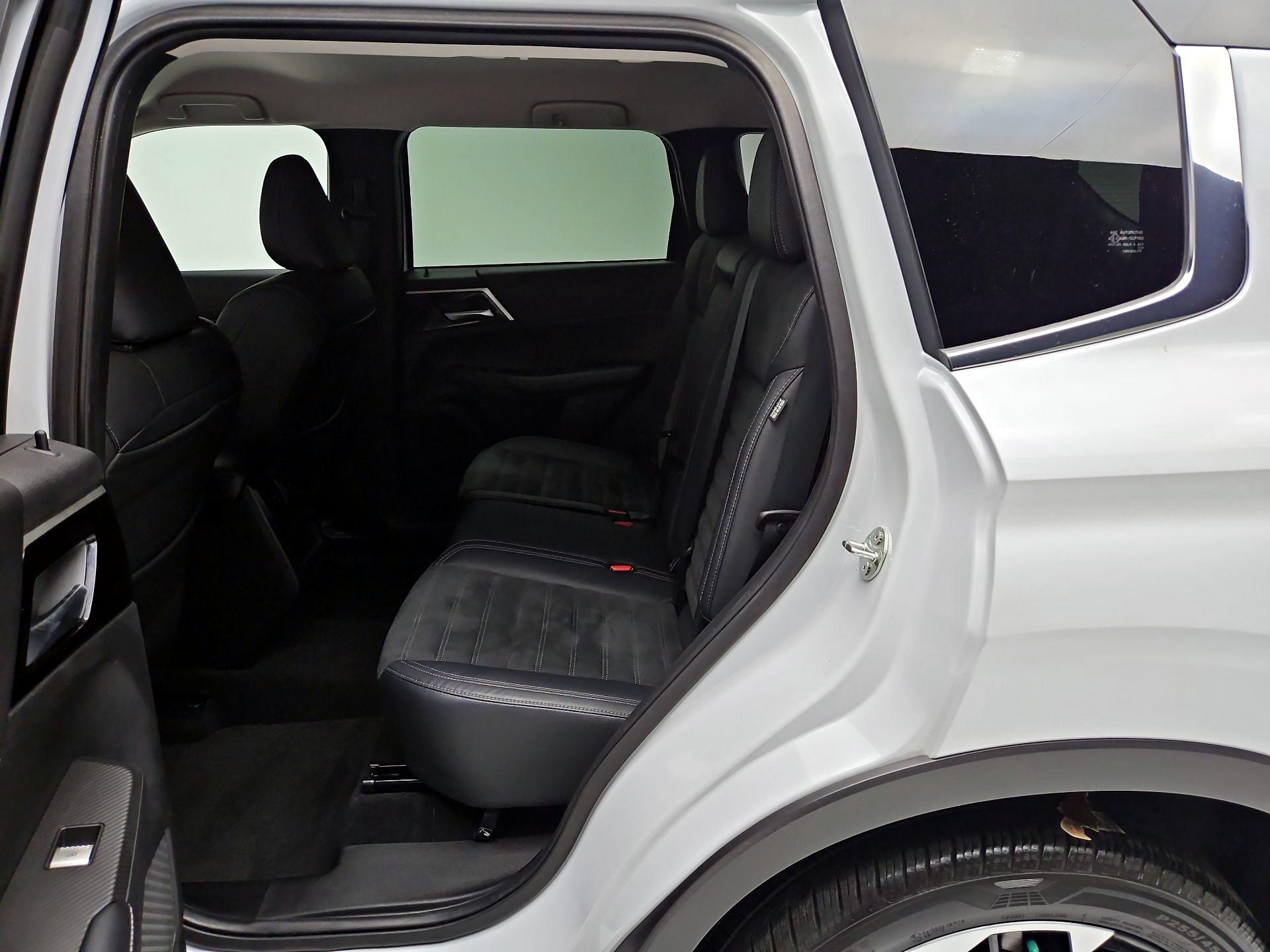 Thumbnail: 2022 Mitsubishi Outlander - 19