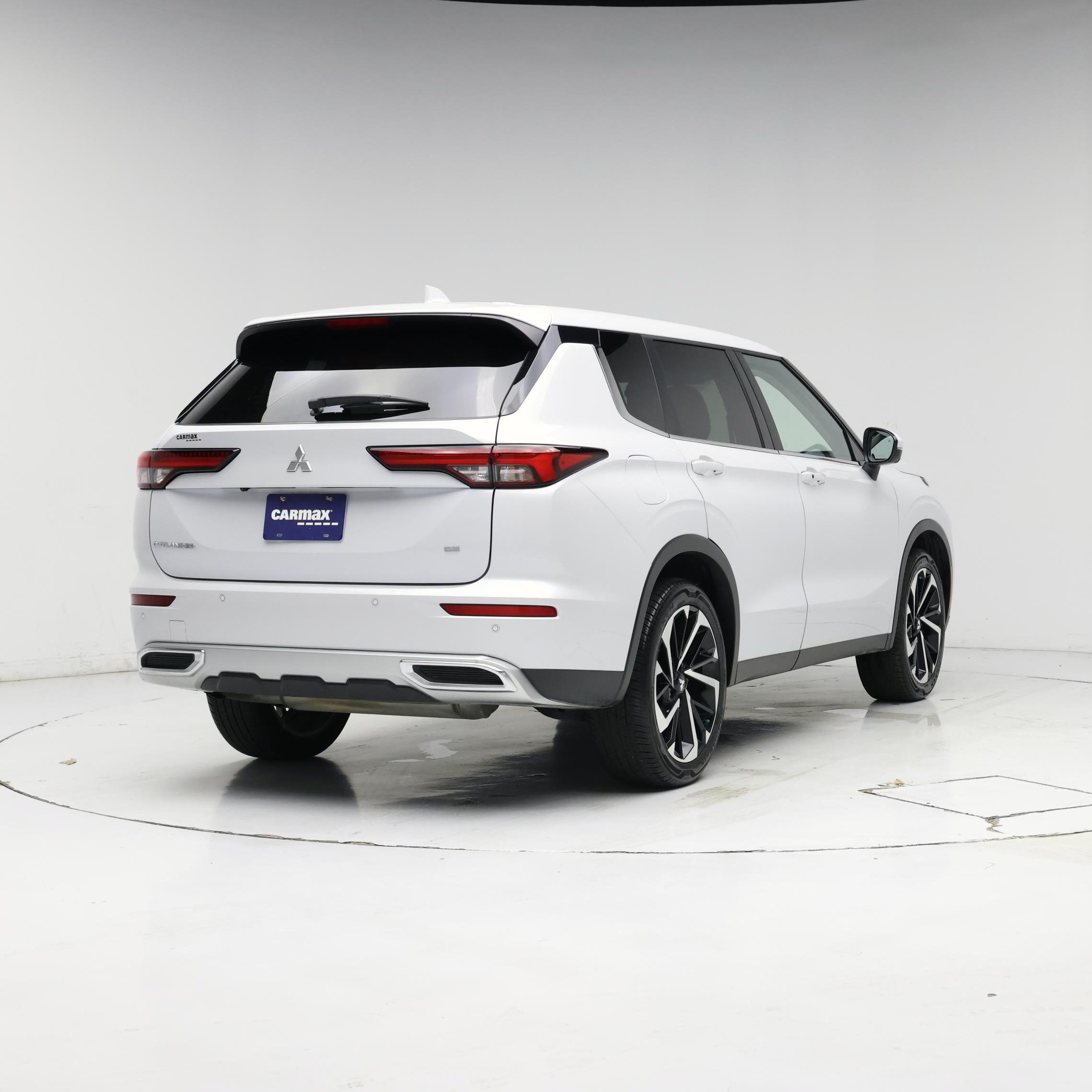 Thumbnail: 2022 Mitsubishi Outlander - 8