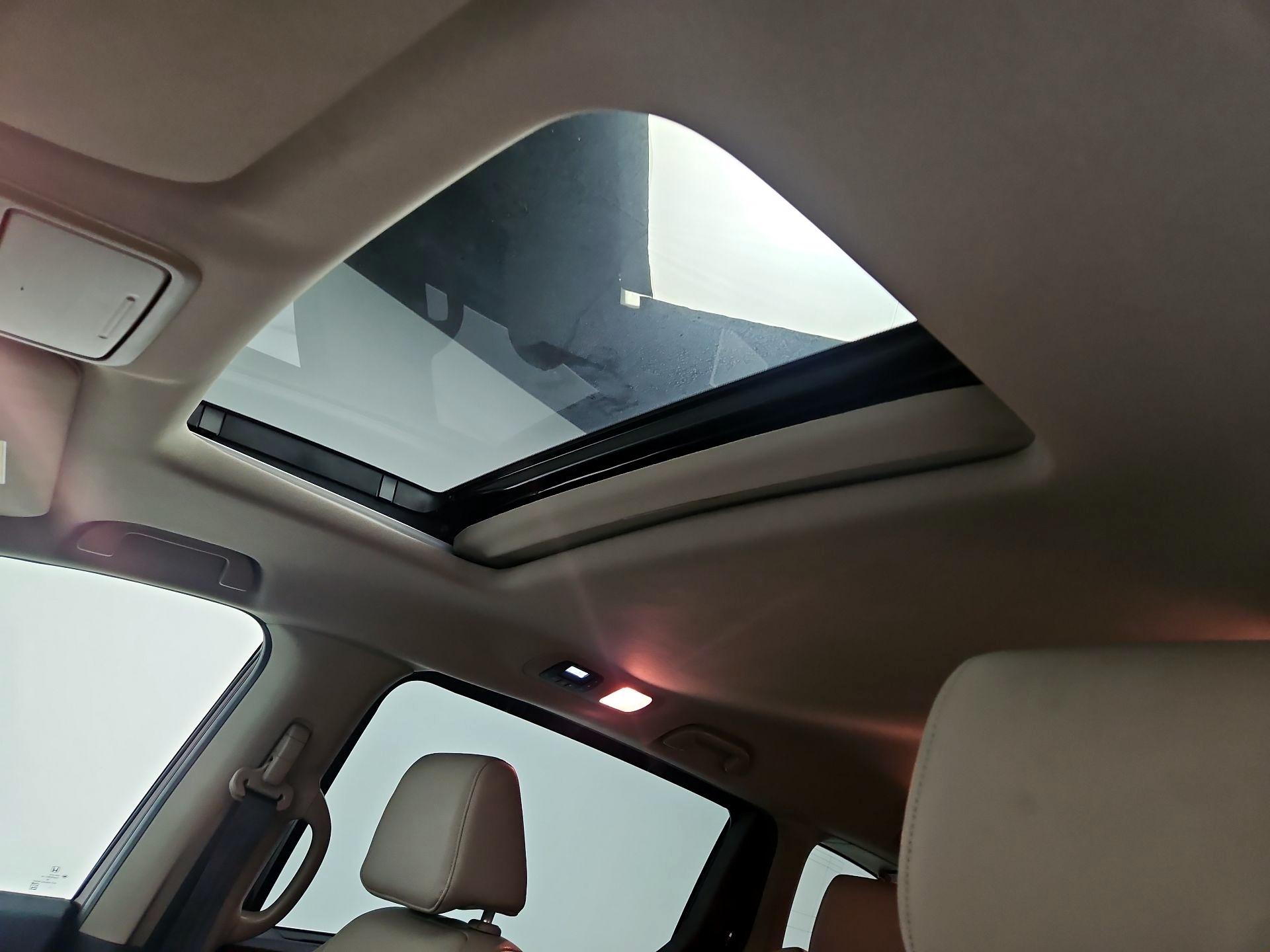 Thumbnail: 2019 Honda Odyssey - 19