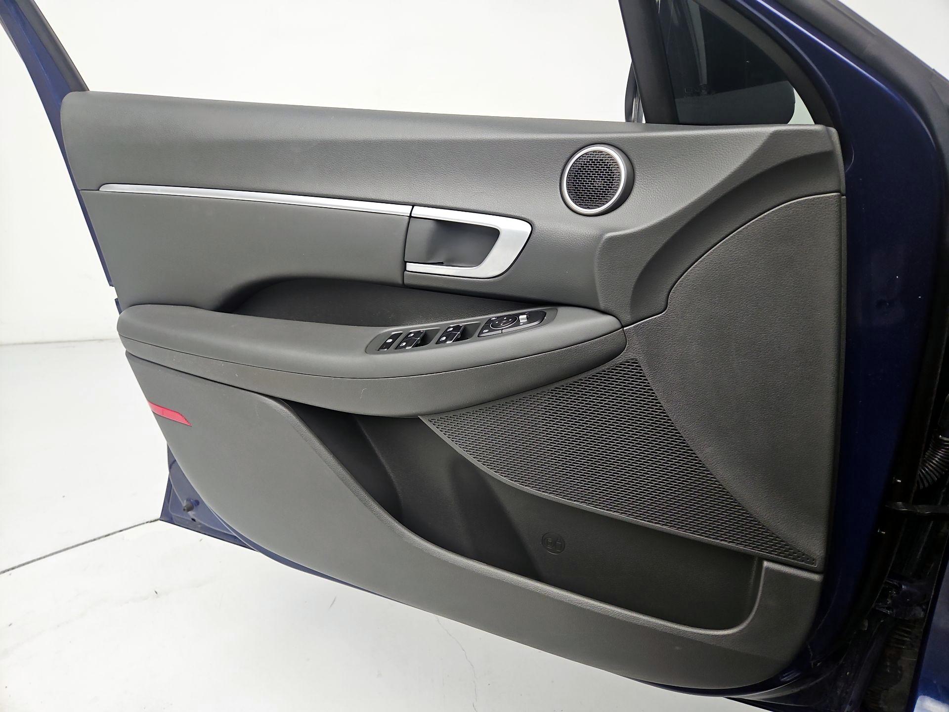 Thumbnail: 2021 Hyundai Sonata - 12