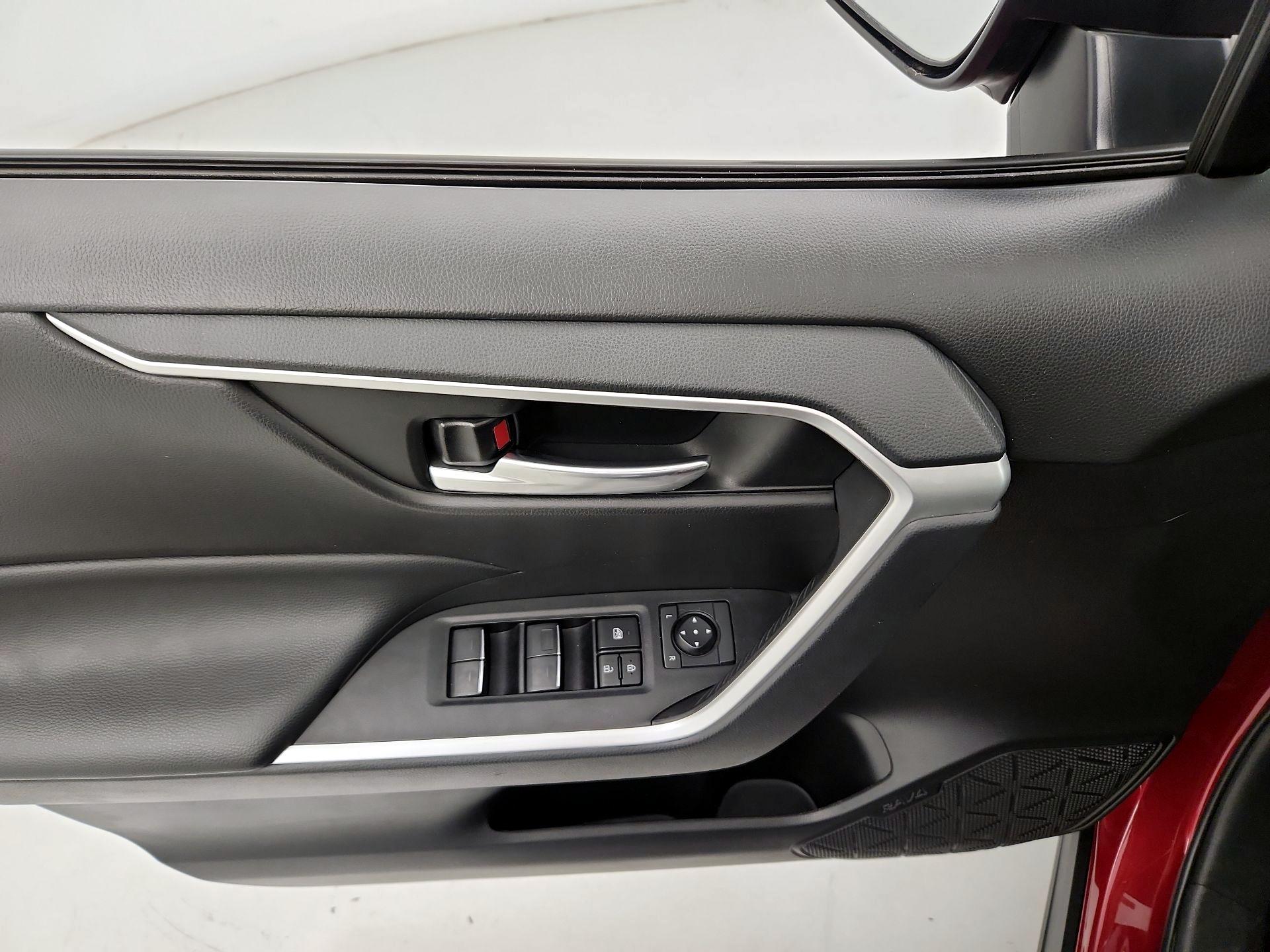 Thumbnail: 2023 Toyota RAV4 - 12